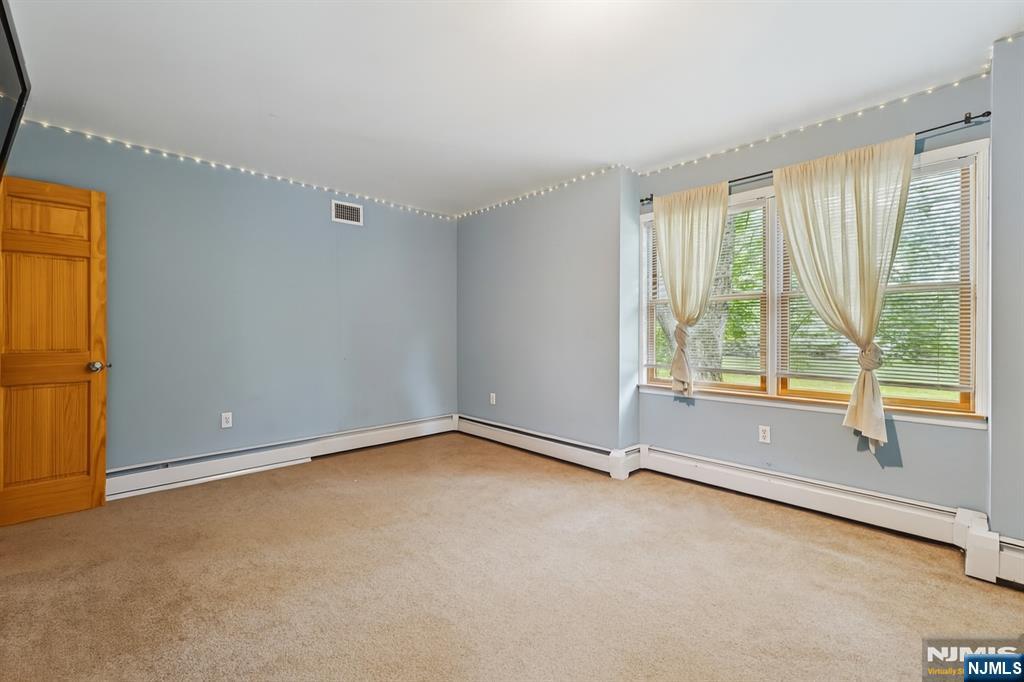 Hillsdale, New Jersey, 07642, United States, 5 Bedrooms Bedrooms, ,3 BathroomsBathrooms,Residential,For Sale,1885332
