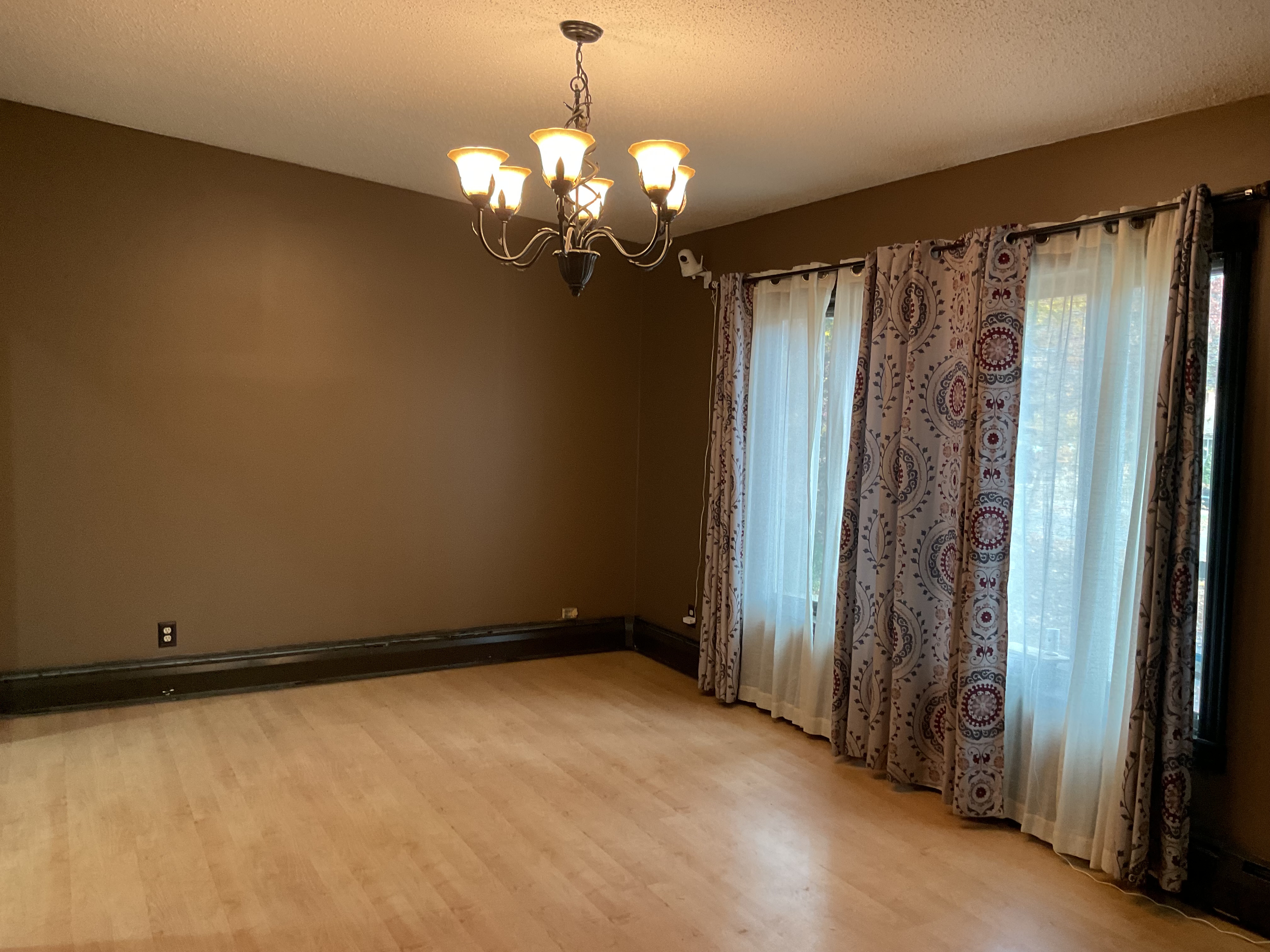 Shirley, New York, 11967, United States, 4 Bedrooms Bedrooms, ,3 BathroomsBathrooms,Residential,For Sale,1990449