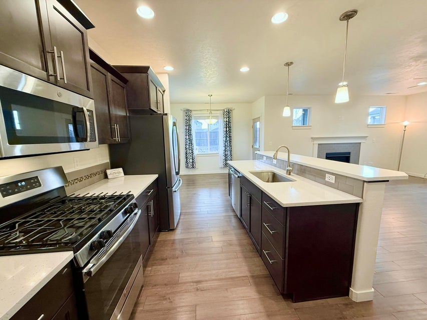 Redmond, Oregon, 97756, United States, 3 Bedrooms Bedrooms, ,3 BathroomsBathrooms,Residential,For Sale,1736801