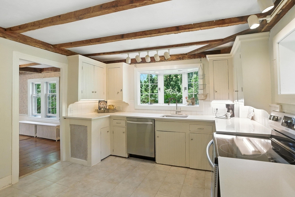 Bolton, Massachusetts, 01740, United States, 4 Bedrooms Bedrooms, ,4 BathroomsBathrooms,Residential,For Sale,1866522