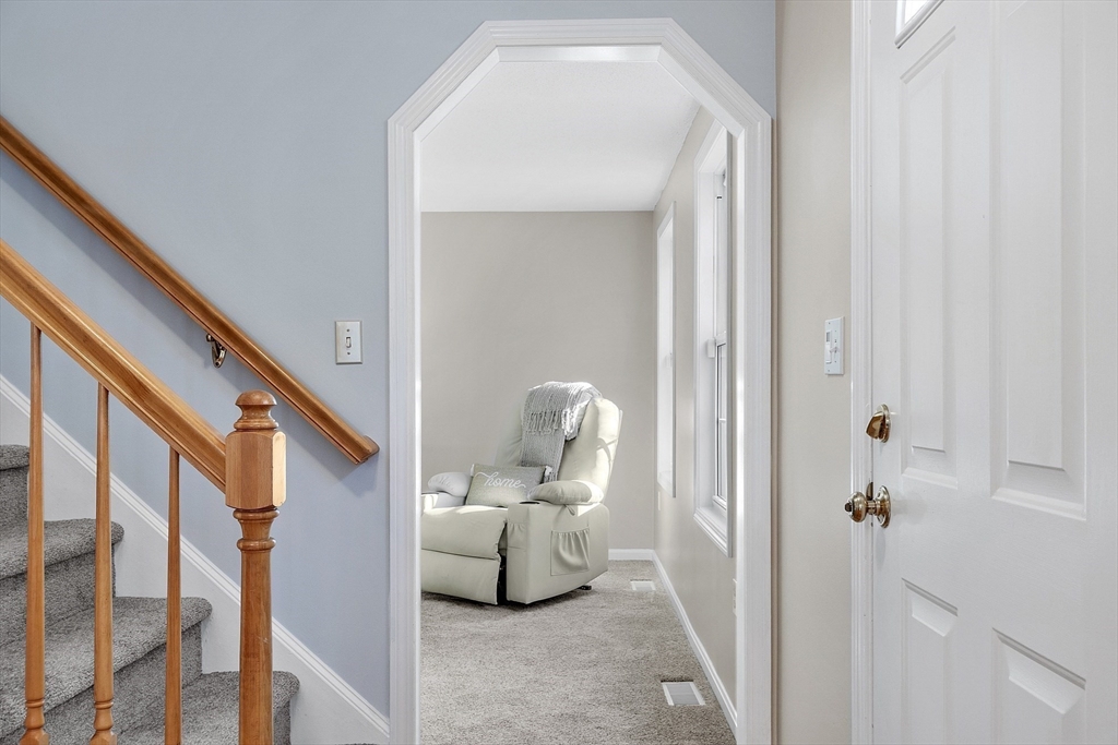 Dracut, Massachusetts, 01826, United States, 3 Bedrooms Bedrooms, ,2 BathroomsBathrooms,Residential,For Sale,1988134