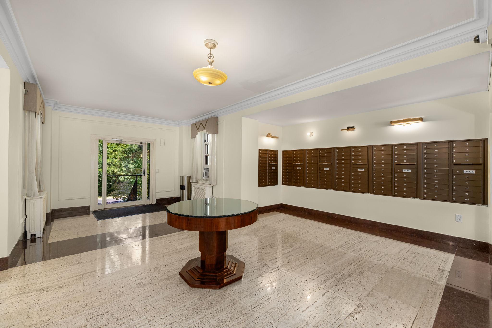  2737 Devonshire Place NW, Washington, DC, 20008 - 物件實景