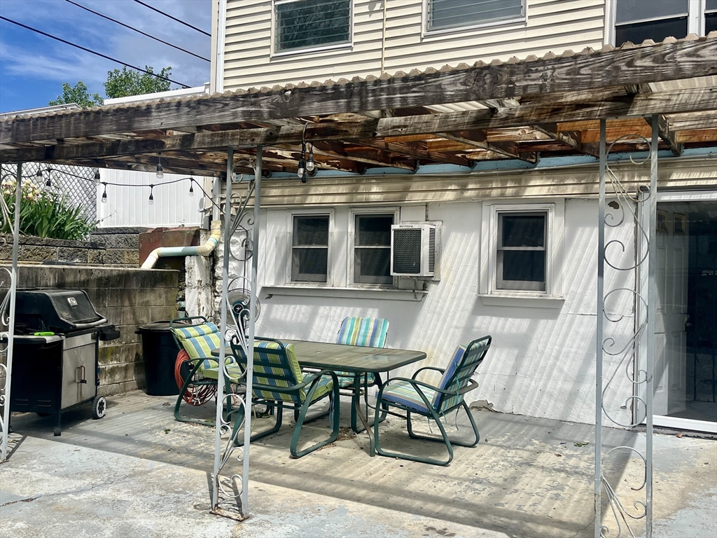 Everett, Massachusetts, 02149, United States, 3 Bedrooms Bedrooms, ,3 BathroomsBathrooms,Residential,For Sale,1923933