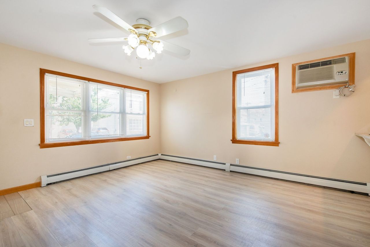 Harrison, New Jersey, 07029, United States, 2 Bedrooms Bedrooms, ,1 BathroomBathrooms,Residential,For Sale,1984057