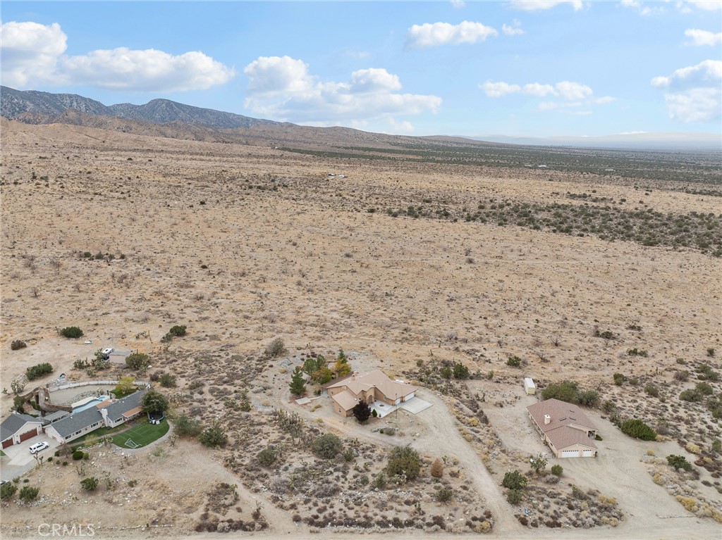 Pinon Hills, California, 92372, United States, 5 Bedrooms Bedrooms, ,3 BathroomsBathrooms,Residential,For Sale,1993354