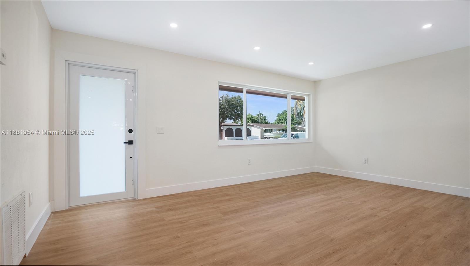 Sunrise, Florida, 33322, United States, 3 Bedrooms Bedrooms, ,2 BathroomsBathrooms,Residential,For Sale,1950754