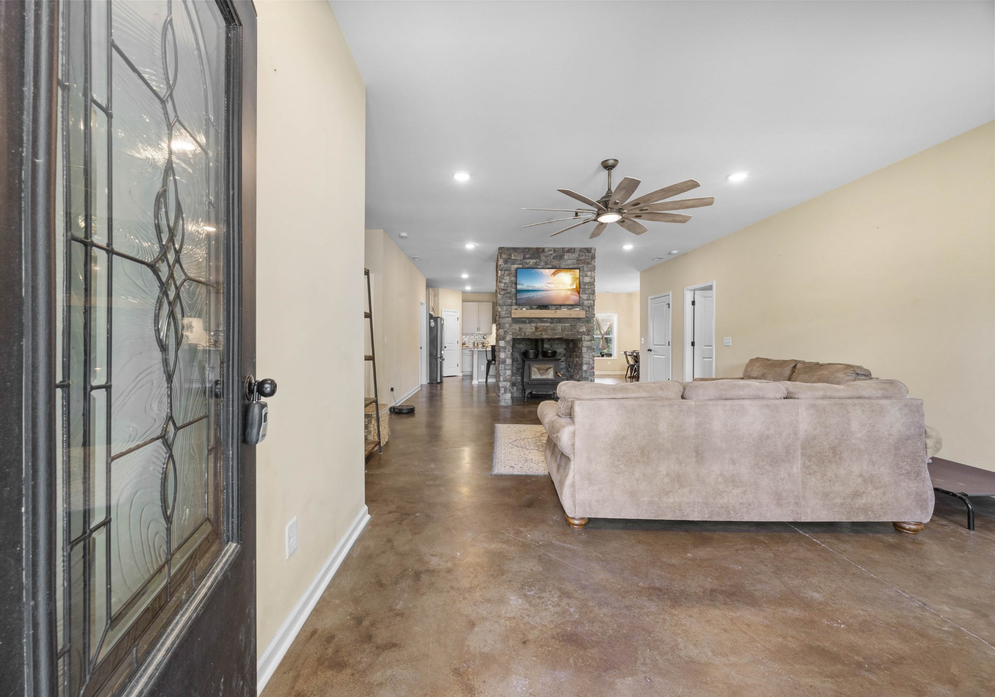 Indian Mound, Tennessee, 37079, United States, 3 Bedrooms Bedrooms, ,2 BathroomsBathrooms,Residential,For Sale,1866881