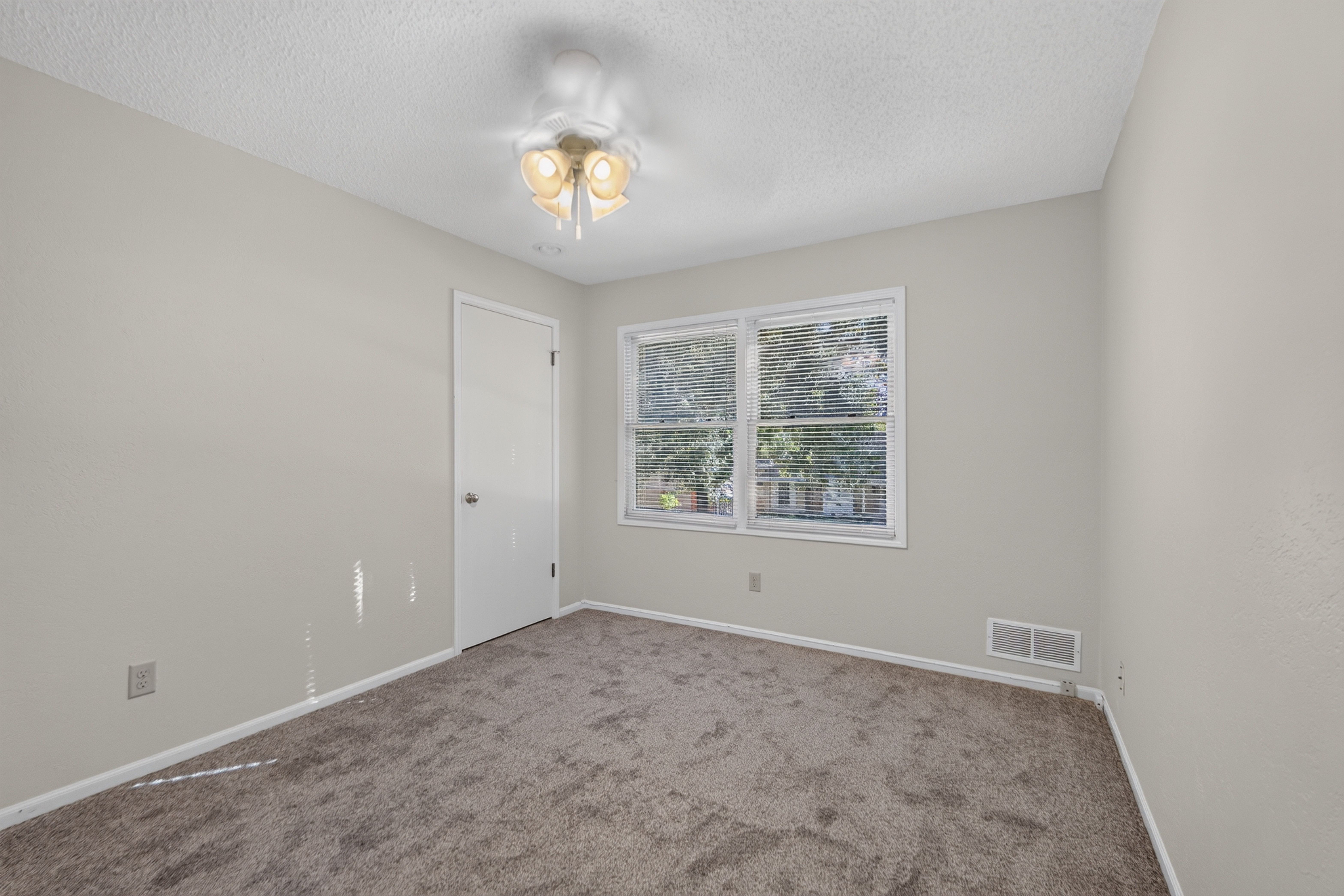  10228 Caenen Drive, Lenexa, KS 66215 - 物件實景