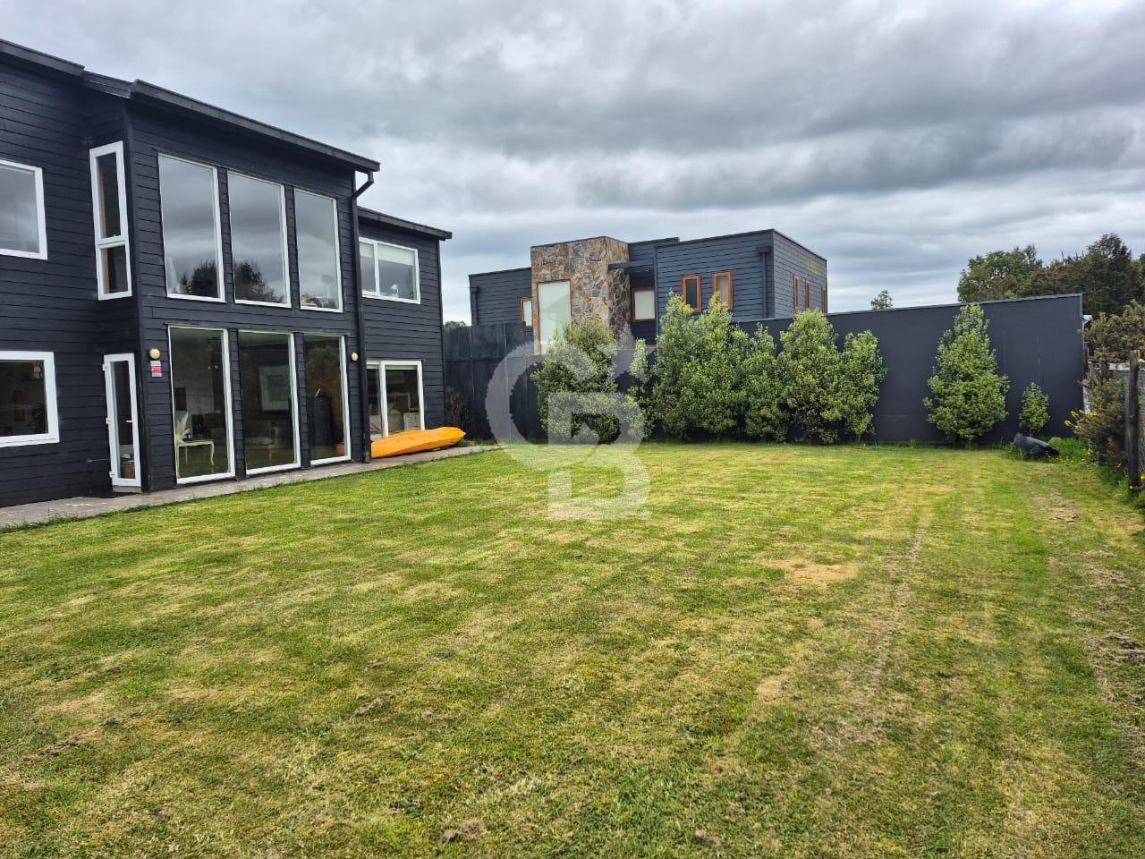 Puerto Varas, Chile, 4 Bedrooms Bedrooms, ,4 BathroomsBathrooms,Residential,For Sale,1987805