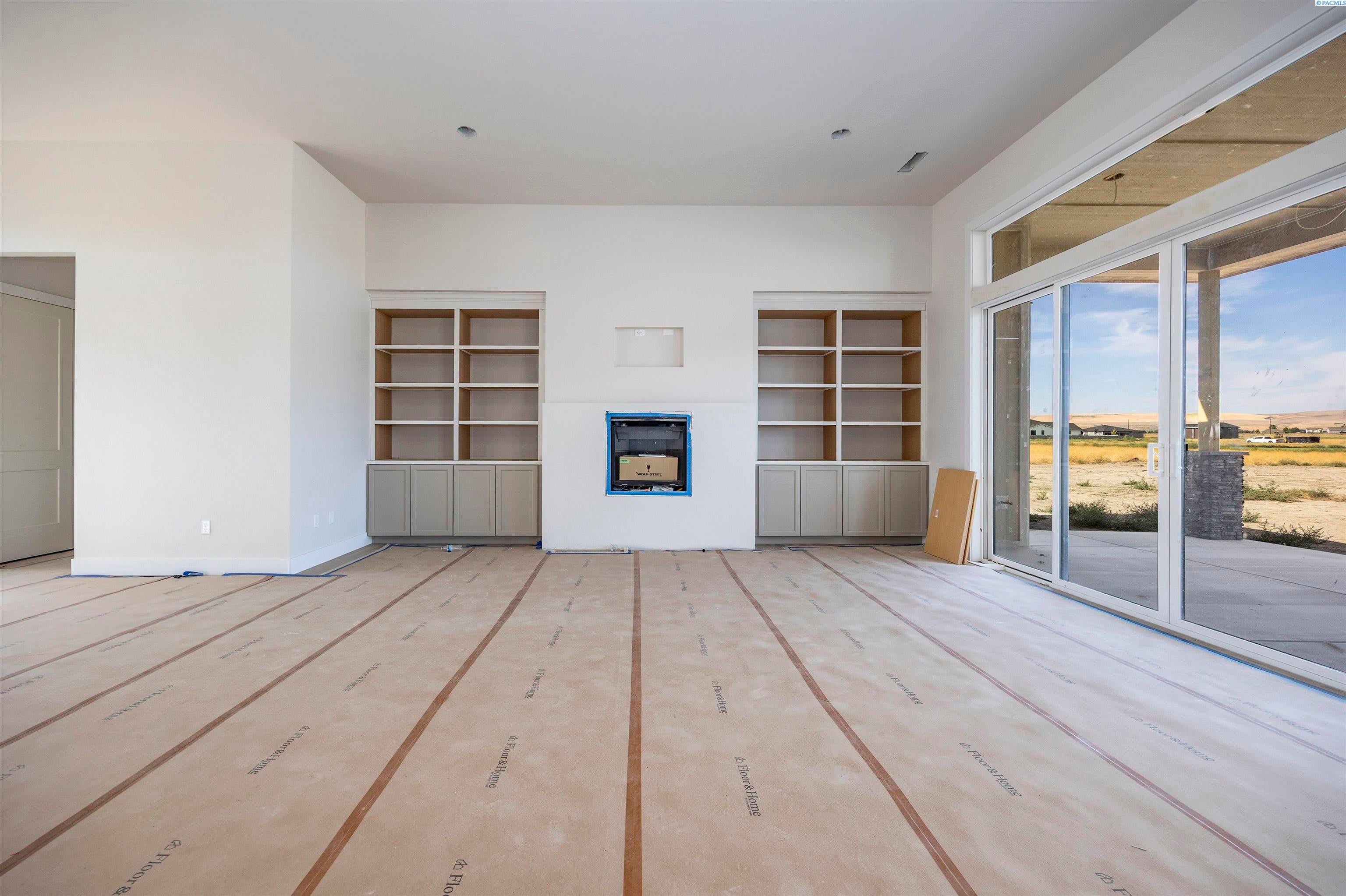 Kennewick, Washington, 99338, United States, 4 Bedrooms Bedrooms, ,3 BathroomsBathrooms,Residential,For Sale,1835478
