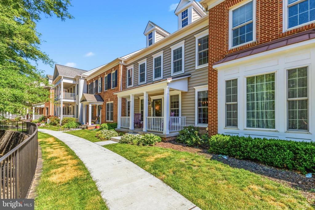 Leesburg, Virginia, 20175, United States, 3 Bedrooms Bedrooms, ,4 BathroomsBathrooms,Residential,For Sale,2049471