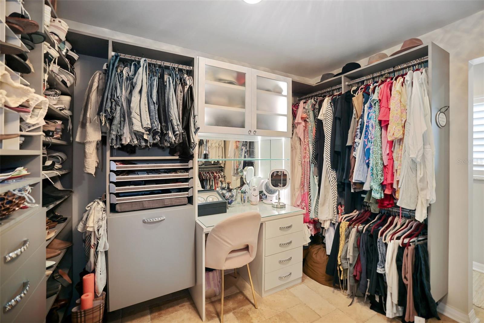 St. Petersburg, Florida, 33707, United States, 3 Bedrooms Bedrooms, ,2 BathroomsBathrooms,Residential,For Sale,1978831