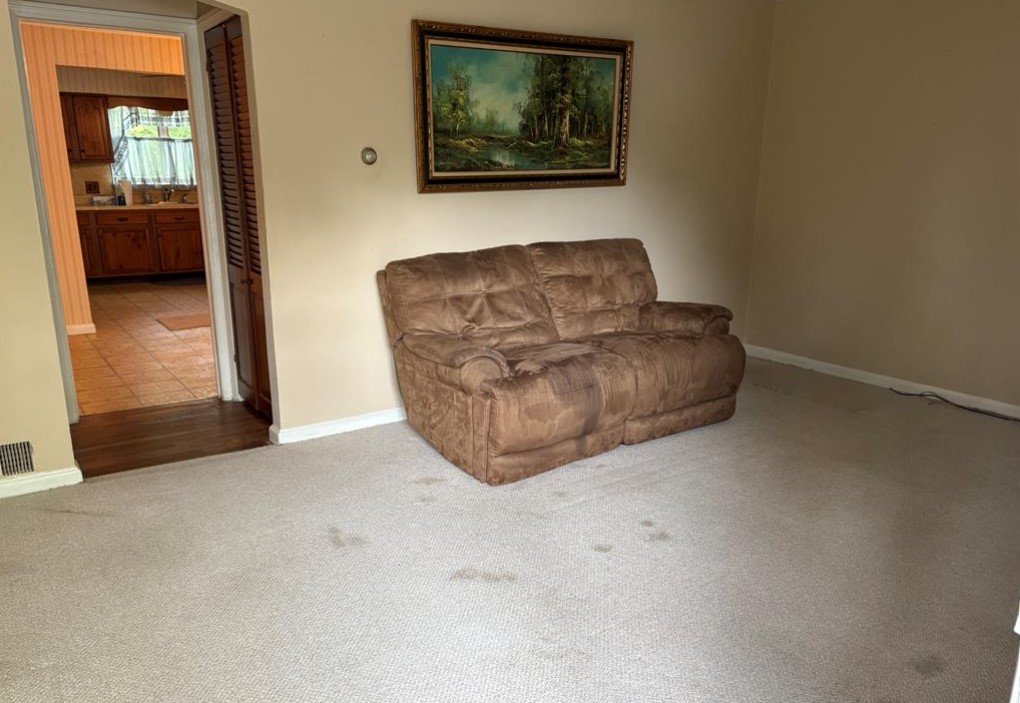 Maywood, New Jersey, 07607, United States, 4 Bedrooms Bedrooms, ,2 BathroomsBathrooms,Residential,For Sale,1872132