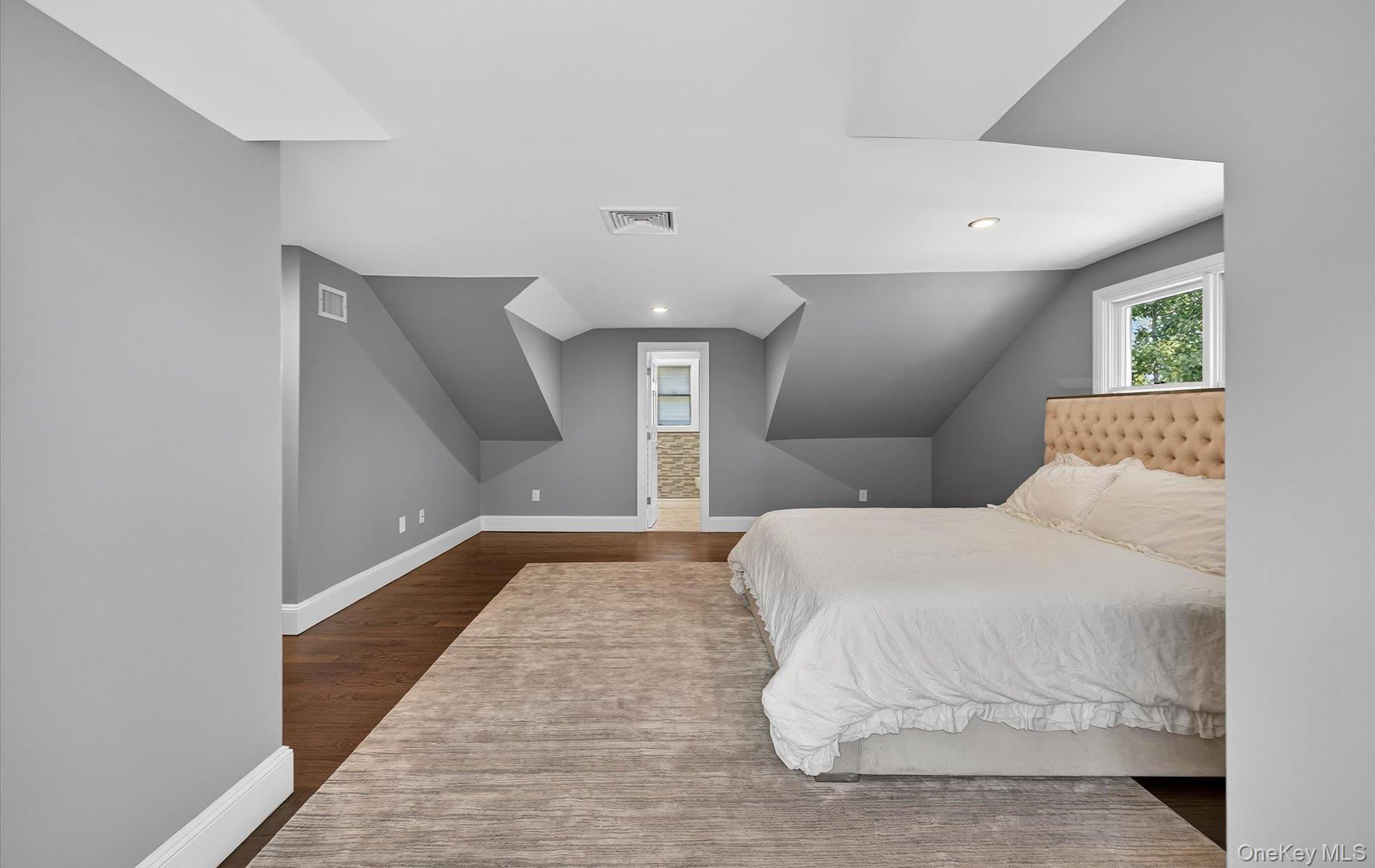 Woodbury, New York, 11797, United States, 5 Bedrooms Bedrooms, ,6 BathroomsBathrooms,Residential,For Sale,1918098