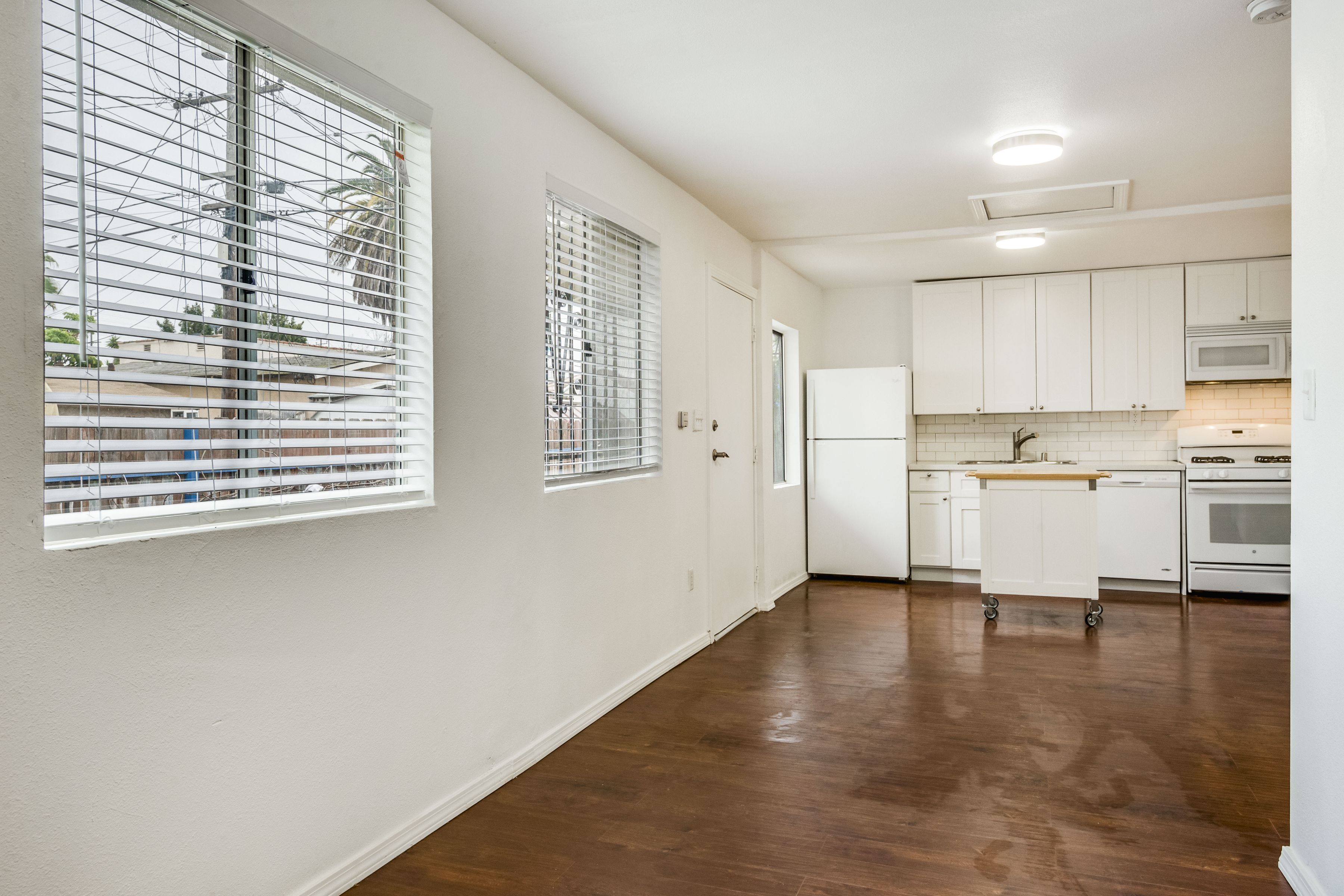  1742 W 36th St - 物件實景