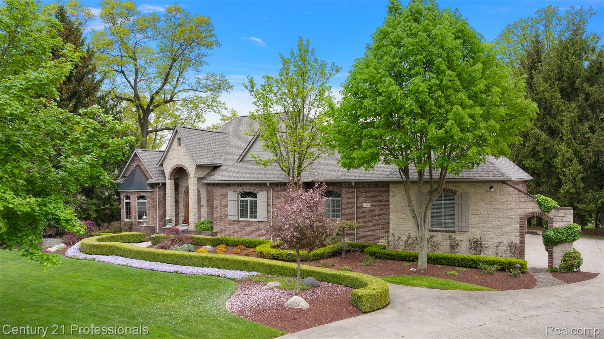 Oxford, Michigan, 48371, United States, 4 Bedrooms Bedrooms, ,4 BathroomsBathrooms,Residential,For Sale,1978317