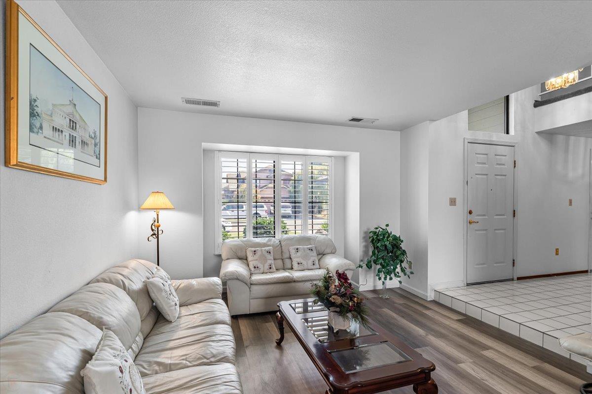 Ceres, California, 95307, United States, 4 Bedrooms Bedrooms, ,3 BathroomsBathrooms,Residential,For Sale,1938445