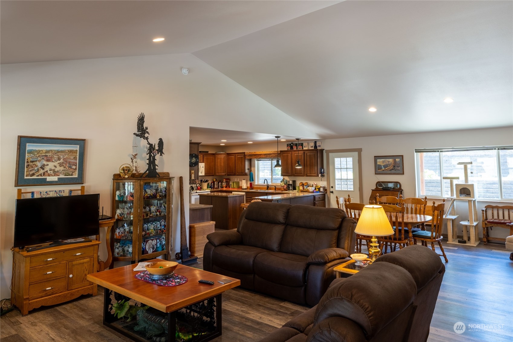 Malaga, Washington, 98828, United States, 3 Bedrooms Bedrooms, ,2 BathroomsBathrooms,Residential,For Sale,1898843