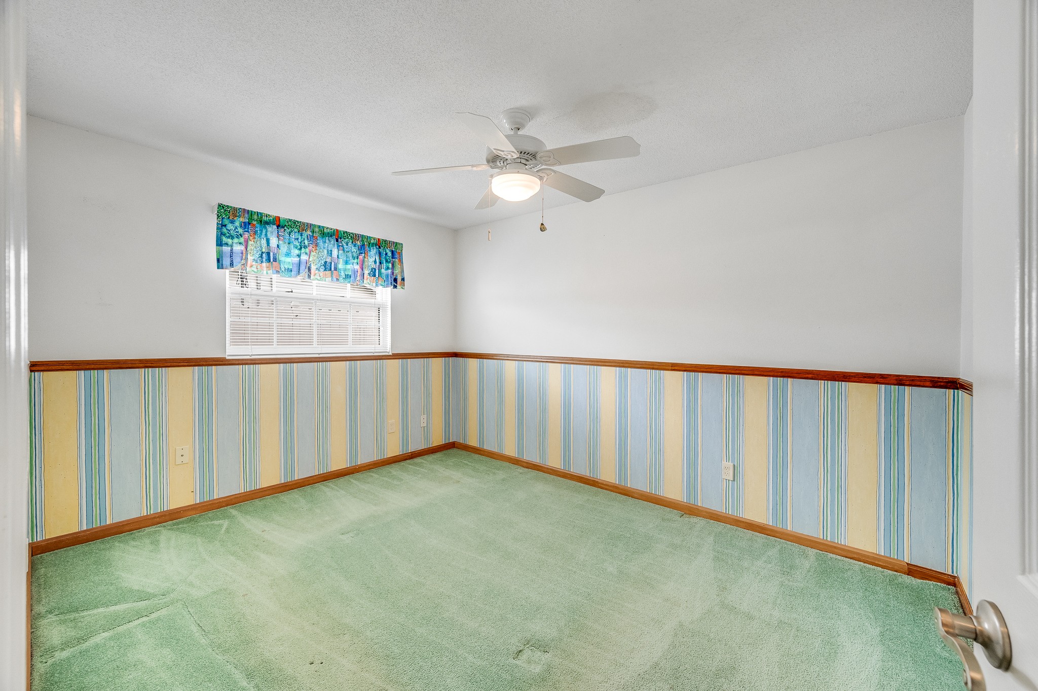  586 Louvre Drive, Melbourne, FL, 32935 - 物件實景