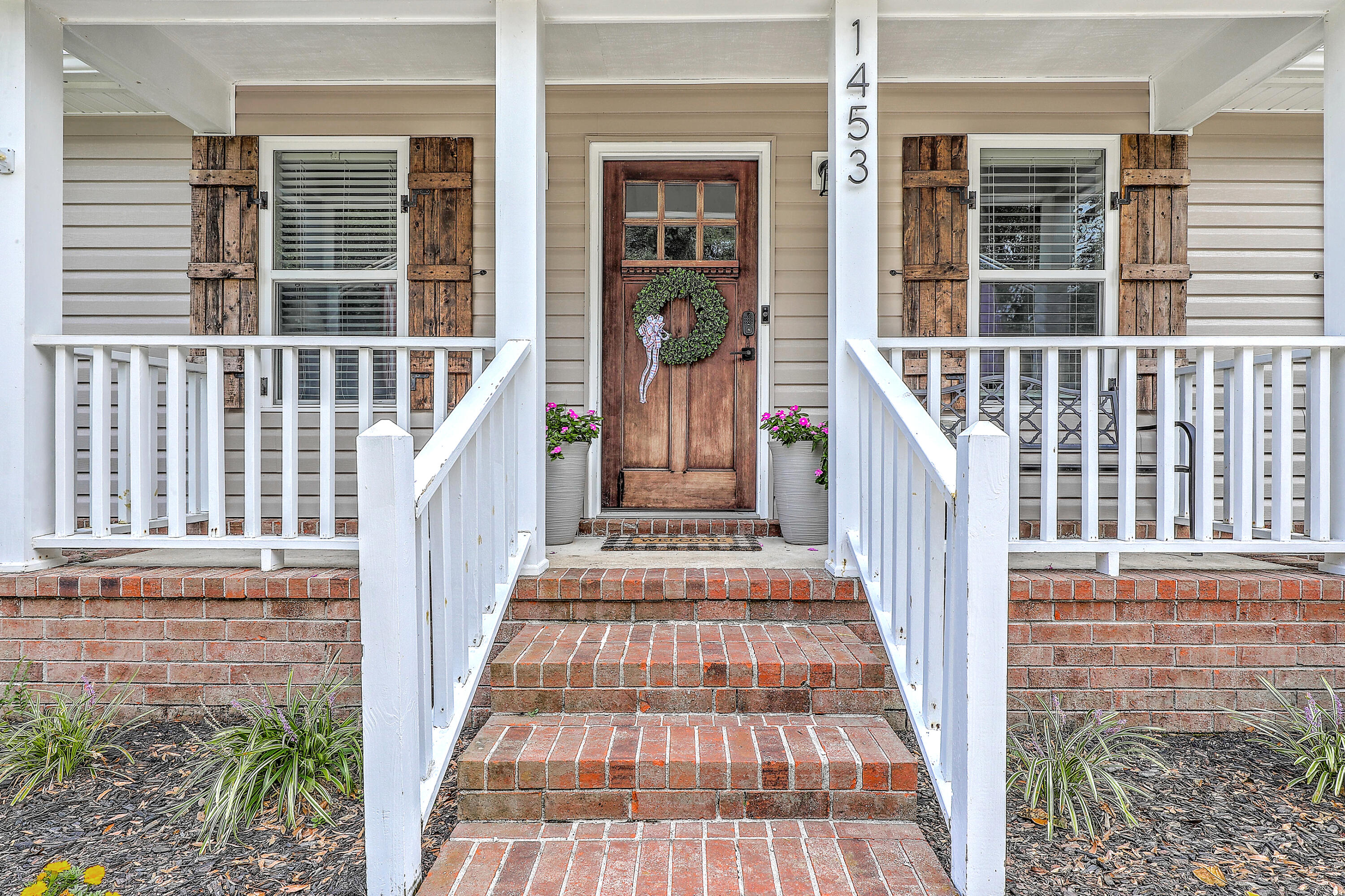 Charleston, South Carolina, 29412, United States, 3 Bedrooms Bedrooms, ,2 BathroomsBathrooms,Residential,For Sale,1980992