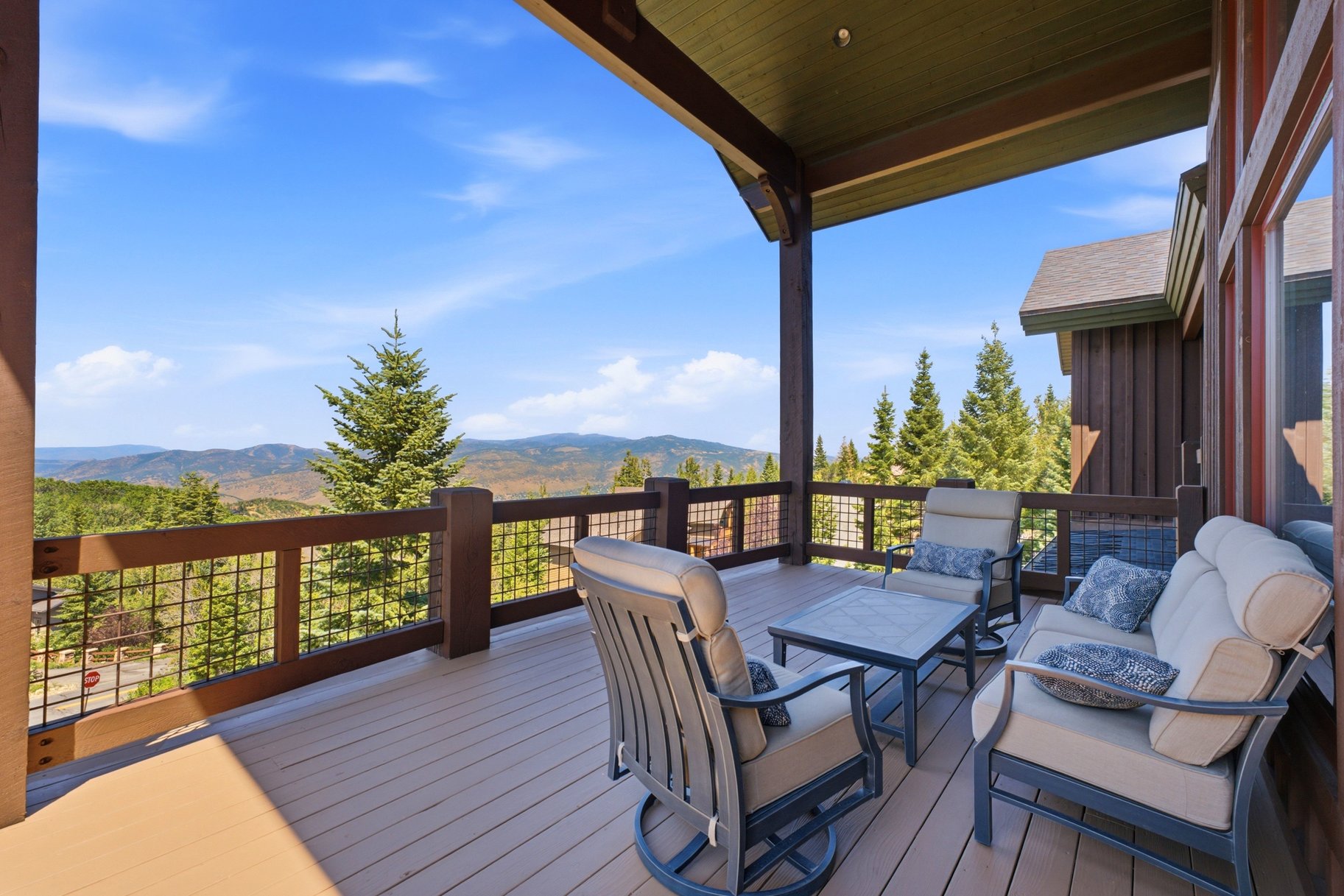  Mountain Estate in Pinebrook - 物件實景