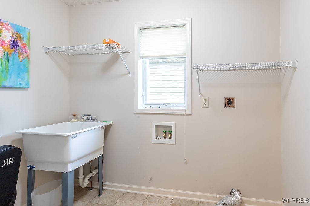 Amherst, New York, 14221, United States, 3 Bedrooms Bedrooms, ,3 BathroomsBathrooms,Residential,For Sale,1938327