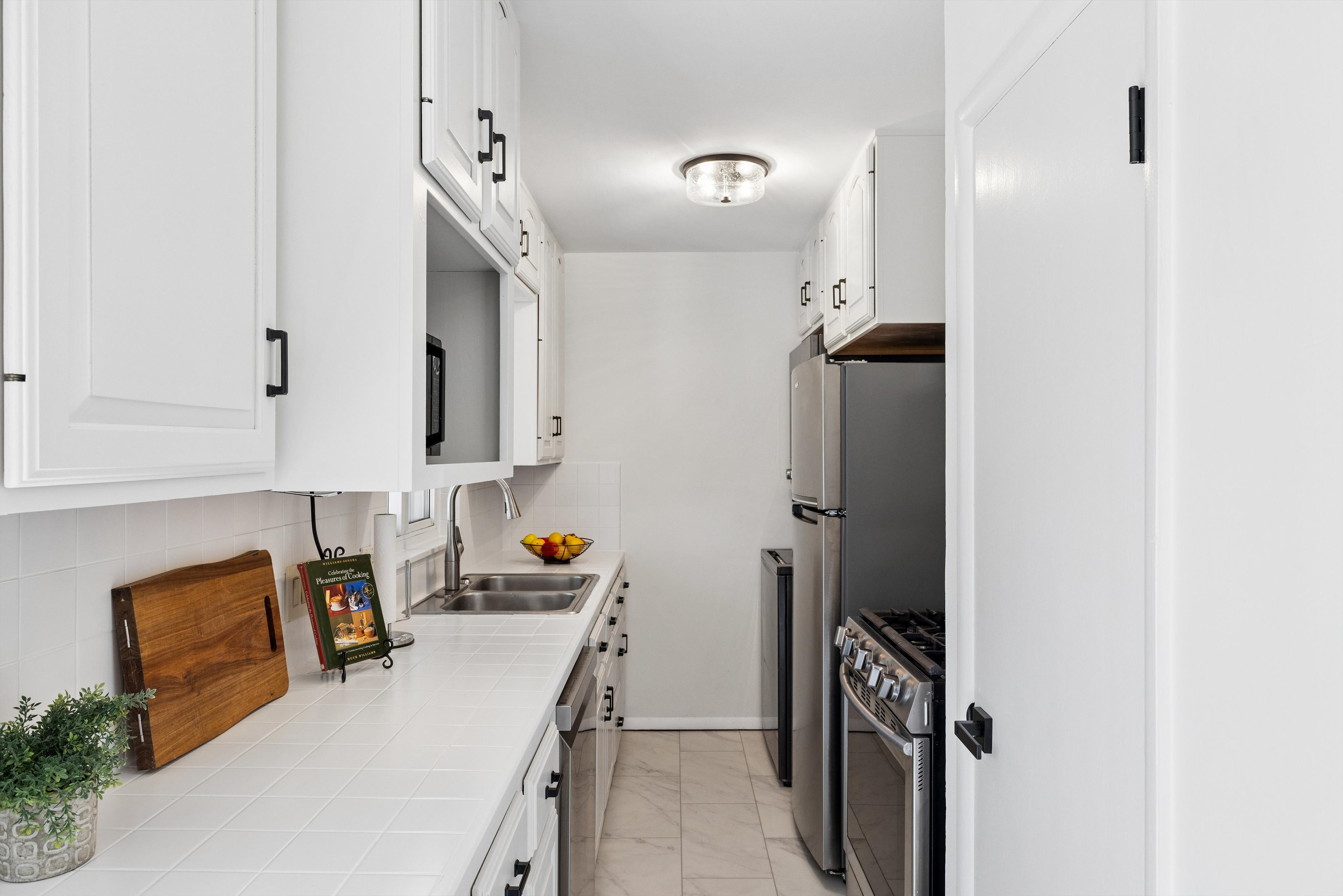  Beautifully updated and ideally positioned in sought-after University Hills - 物件實景