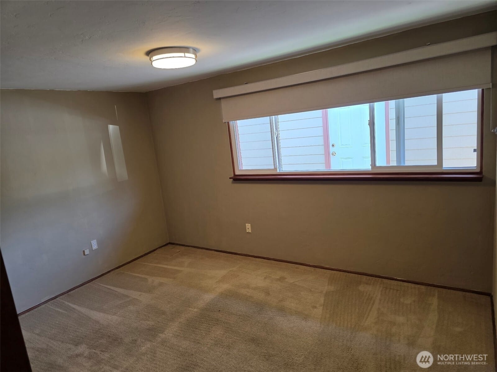Tacoma, Washington, 98465, United States, 3 Bedrooms Bedrooms, ,2 BathroomsBathrooms,Residential,For Sale,1829131