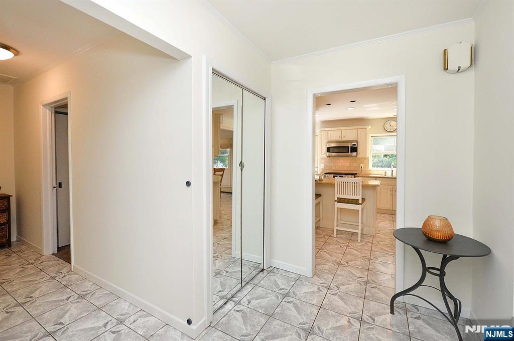 Oakland, New Jersey, 07436, United States, 3 Bedrooms Bedrooms, ,3 BathroomsBathrooms,Residential,For Sale,1934368