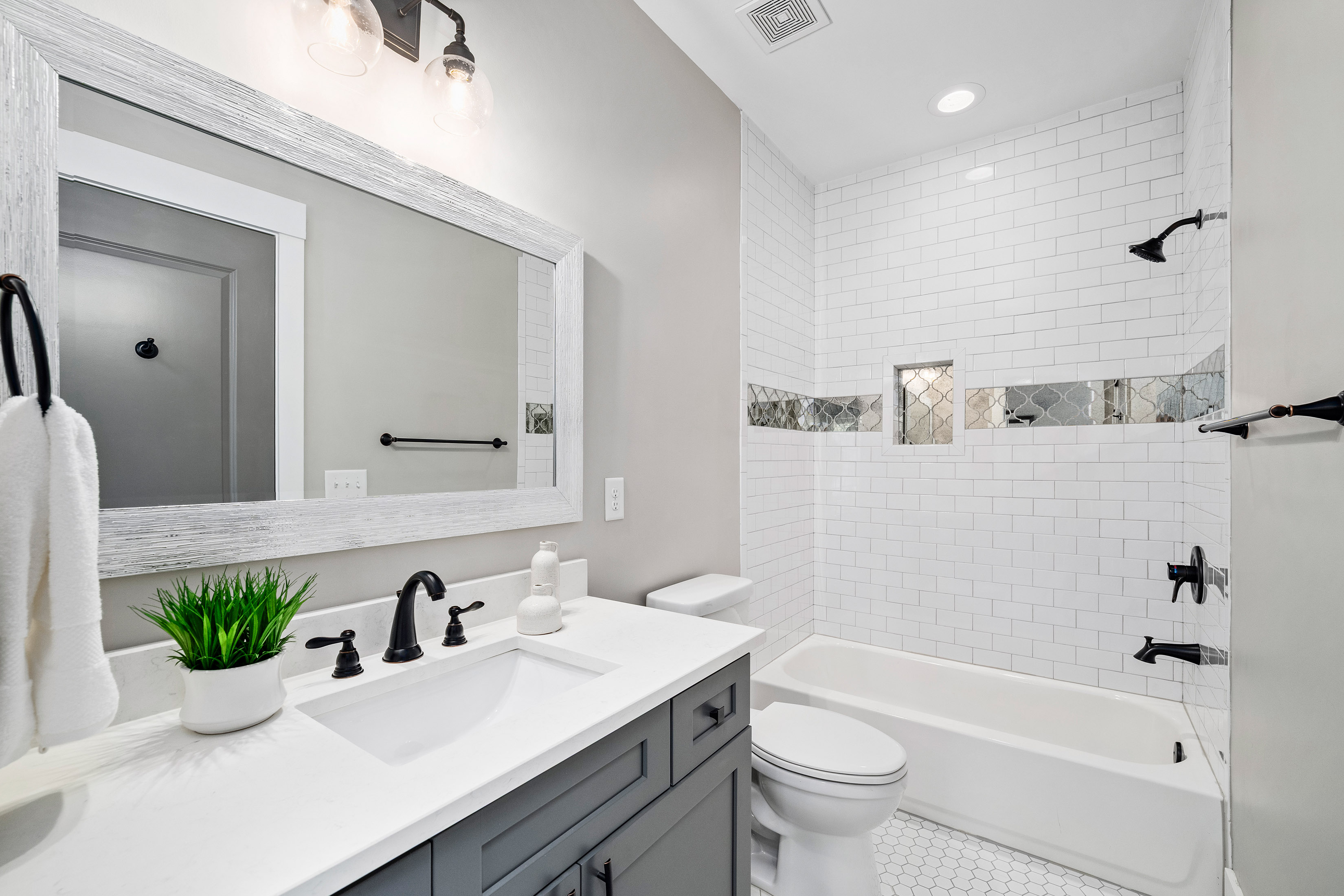  Stunning Modern Farmhouse with Luxury Finishes, Unbeatable Location, and No HOA - 物件實景