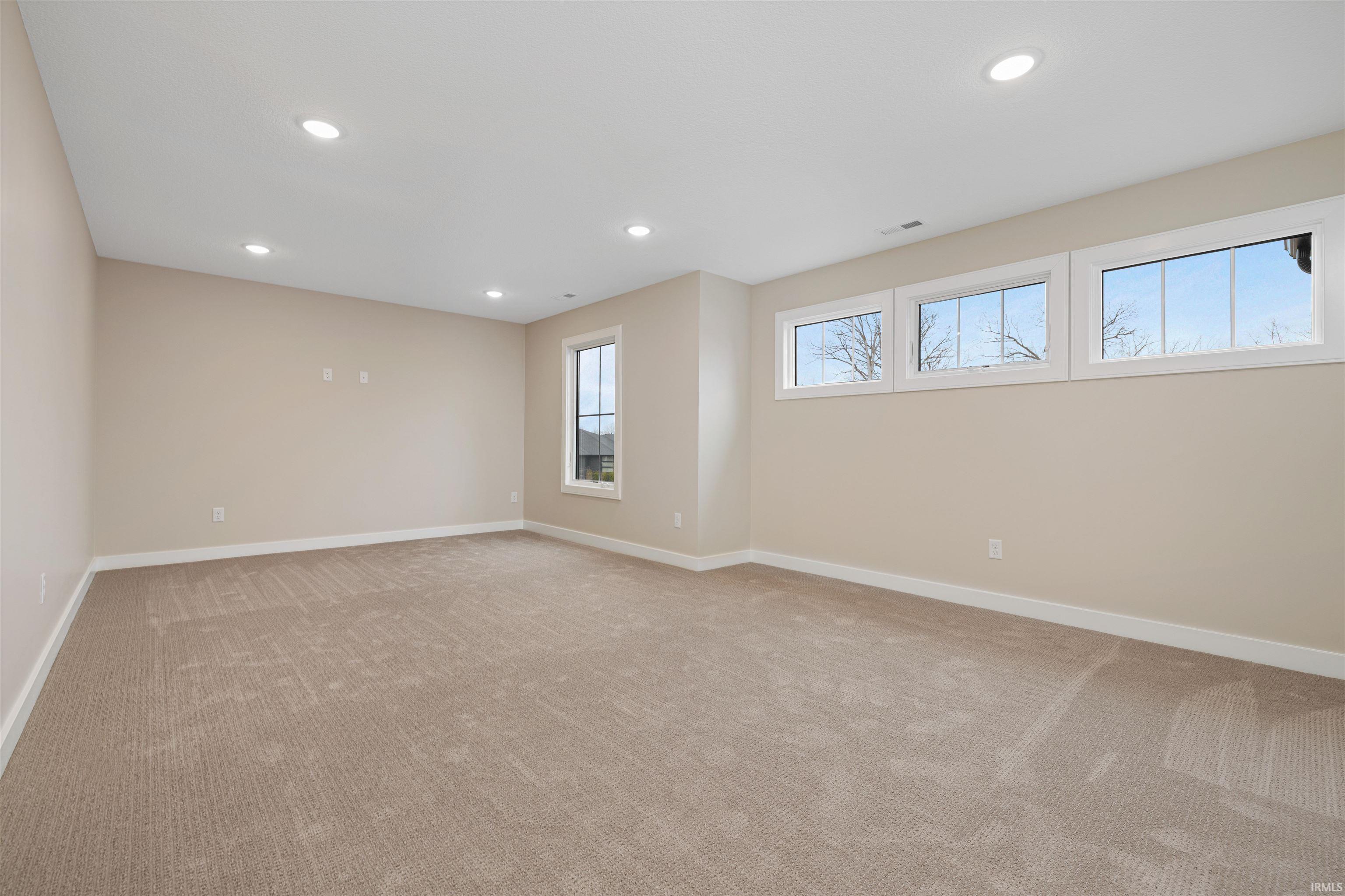 Leo, Indiana, 46765, United States, 5 Bedrooms Bedrooms, ,4 BathroomsBathrooms,Residential,For Sale,1981787