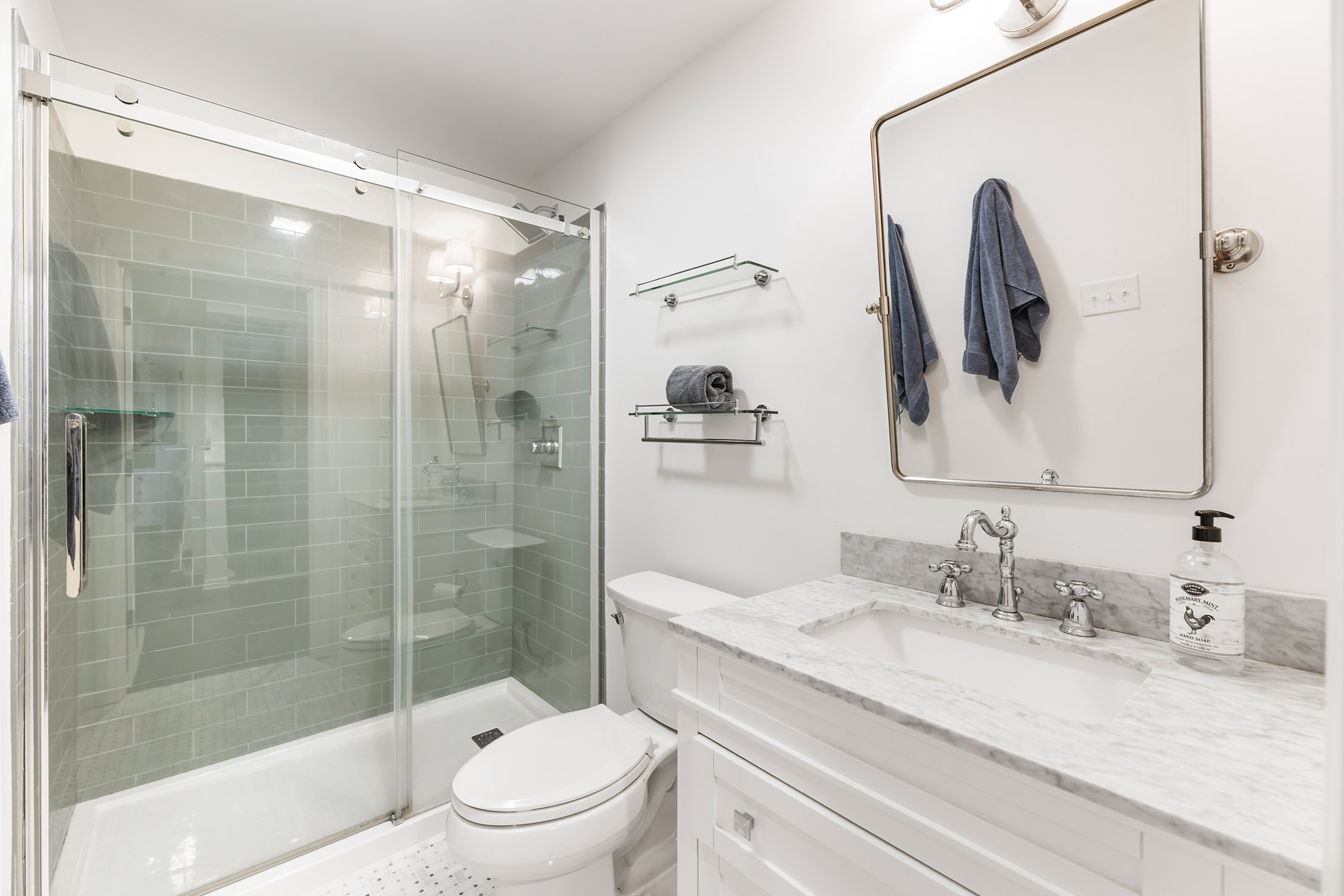  Charming Home Offers the Perfect Blend of Charm, Function, and Location - 物件實景