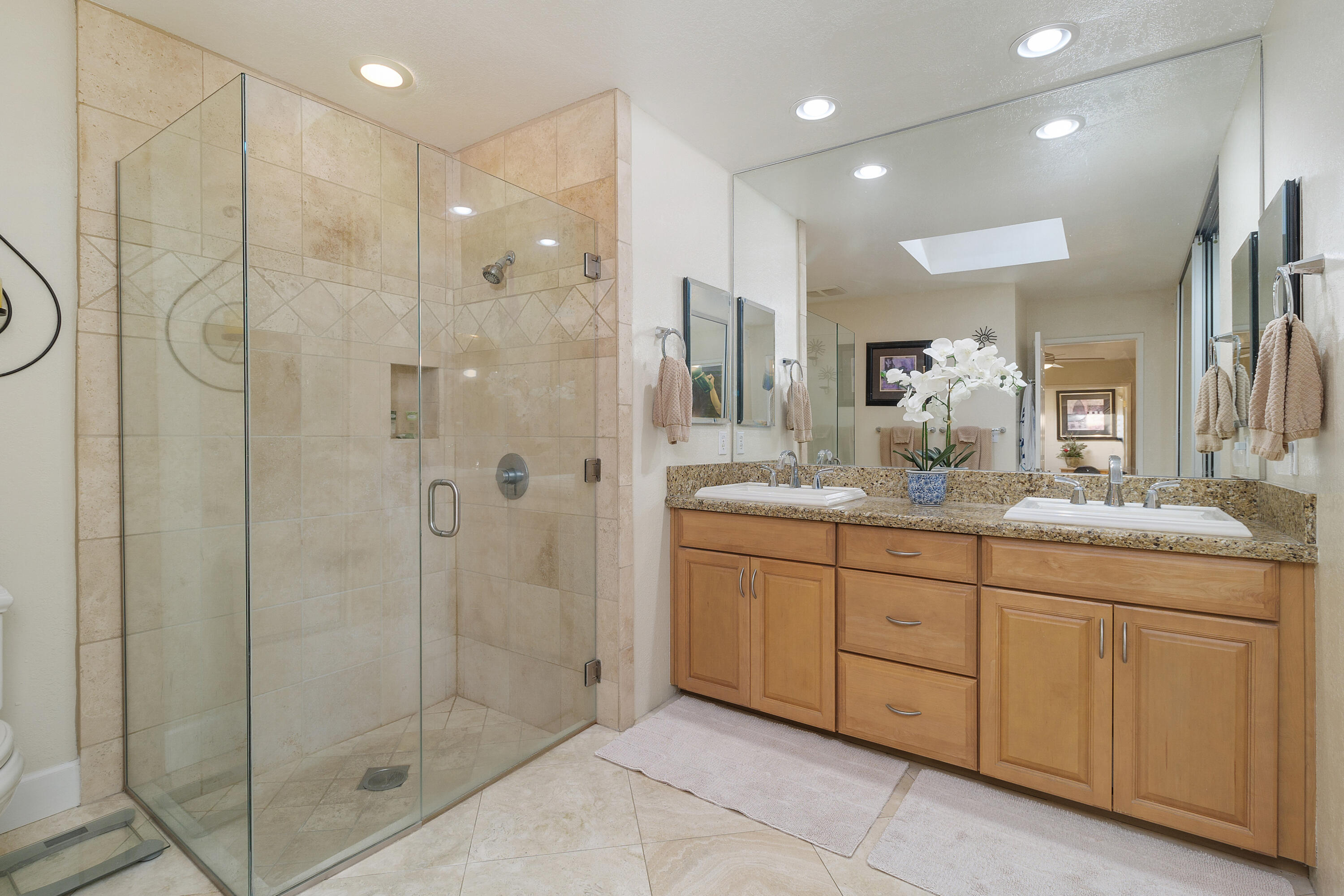 Palm Desert, California, 92260, United States, 2 Bedrooms Bedrooms, ,2 BathroomsBathrooms,Residential,For Sale,1951083