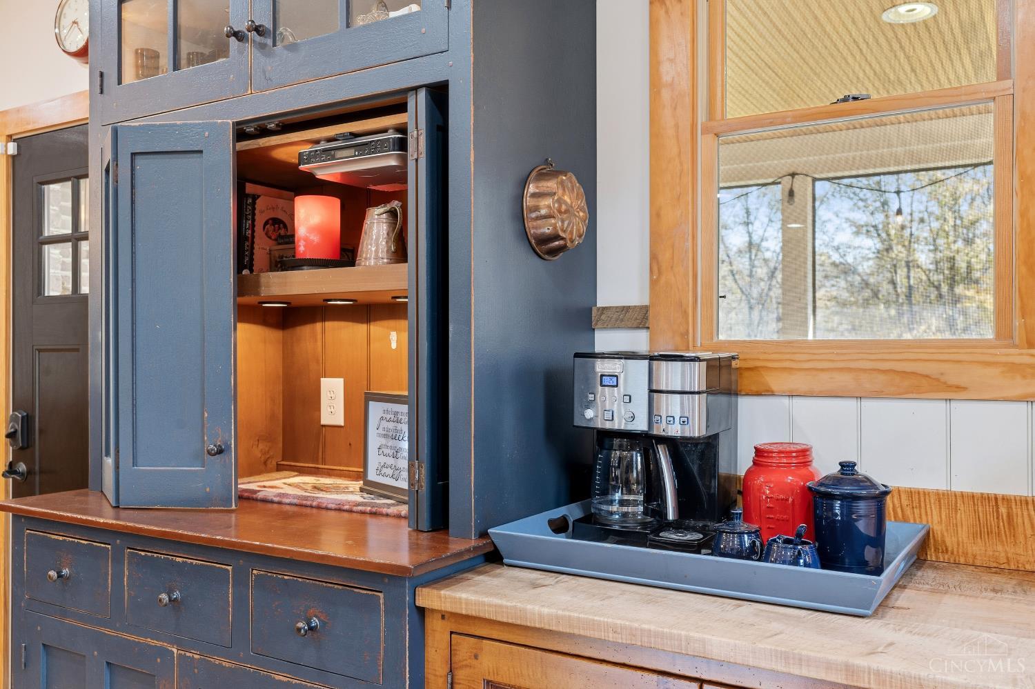 Wilmington, Ohio, 45177, United States, 6 Bedrooms Bedrooms, ,4 BathroomsBathrooms,Residential,For Sale,1989066