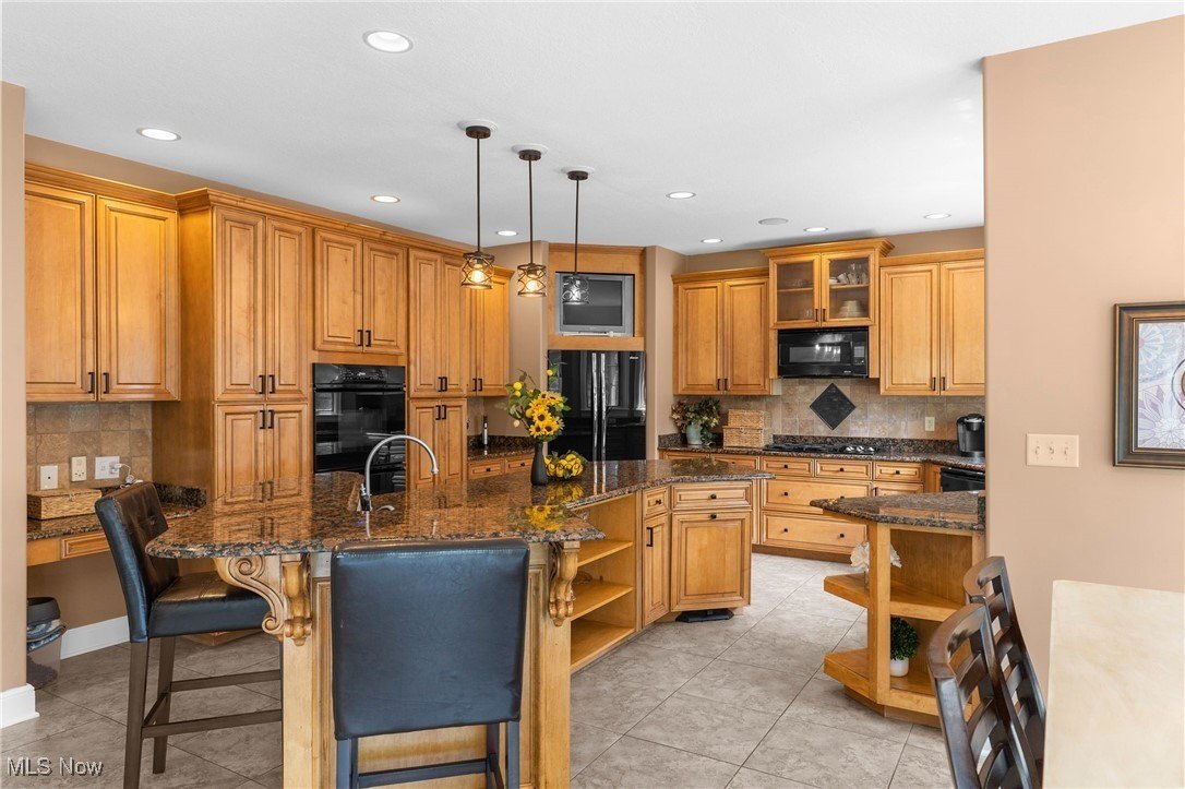 Poland, Ohio, 44514, United States, 5 Bedrooms Bedrooms, ,5 BathroomsBathrooms,Residential,For Sale,1895339