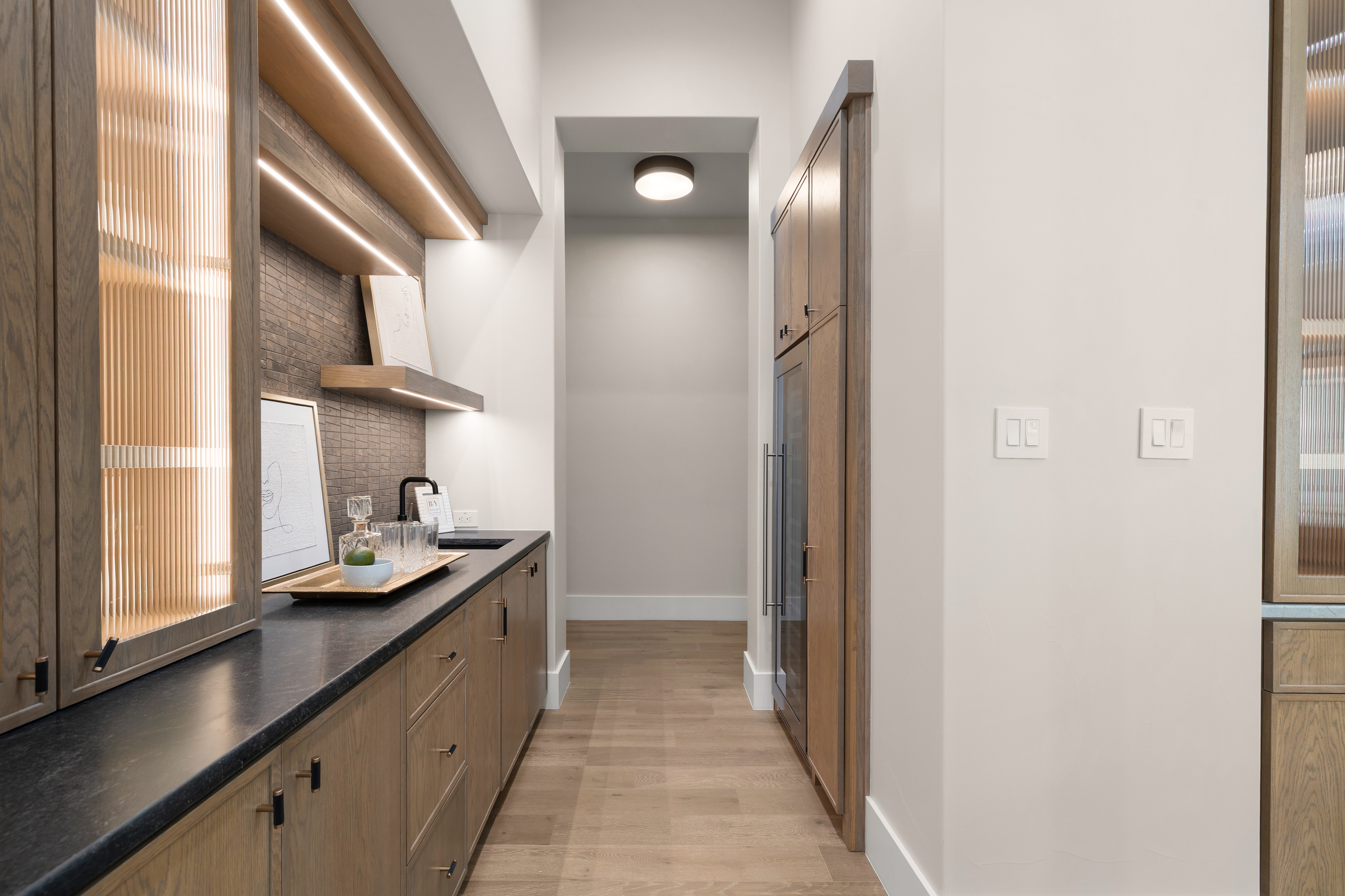  Architecturally Refined New Construction in Prestigious The Dominion - 物件實景