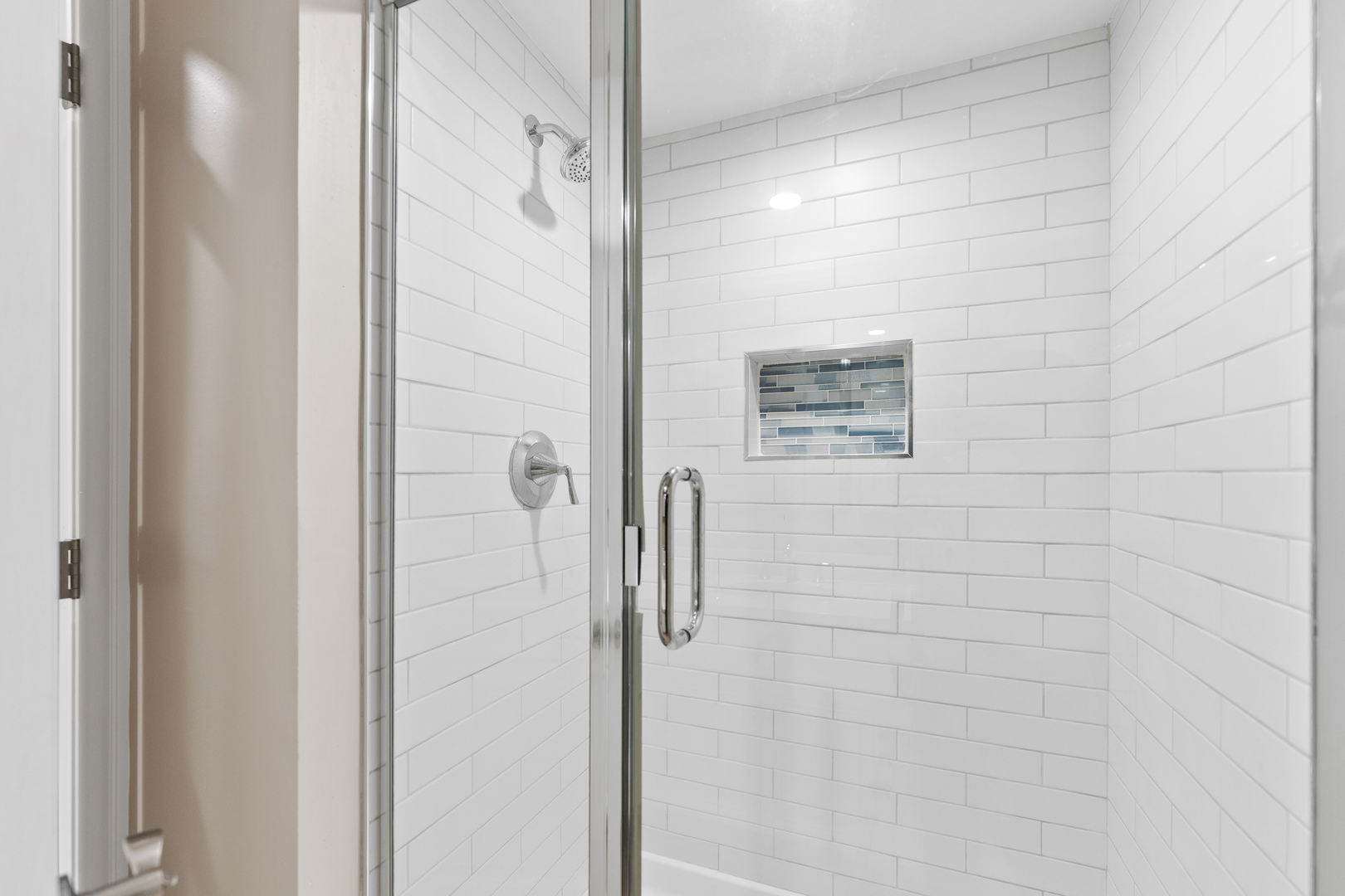 St. Charles, Illinois, 60175, United States, 5 Bedrooms Bedrooms, ,5 BathroomsBathrooms,Residential,For Sale,1989191