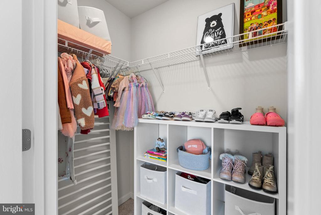 Frederick, Maryland, 21701, United States, 5 Bedrooms Bedrooms, ,4 BathroomsBathrooms,Residential,For Sale,1987107