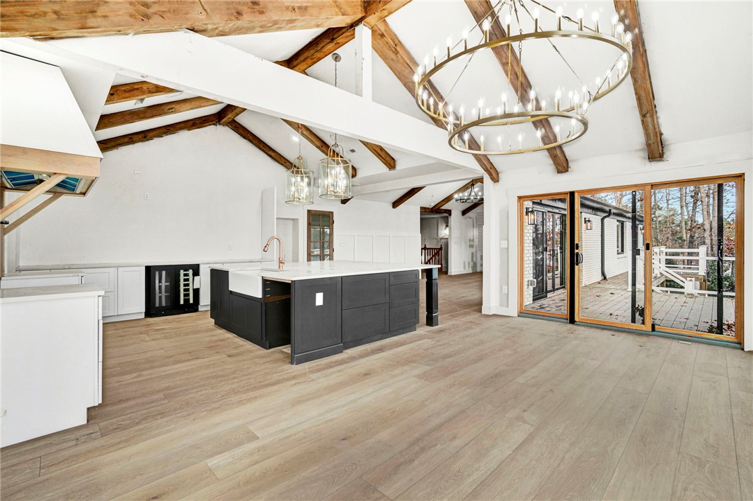 Seneca, South Carolina, 29672, United States, 6 Bedrooms Bedrooms, ,5 BathroomsBathrooms,Residential,For Sale,2002208