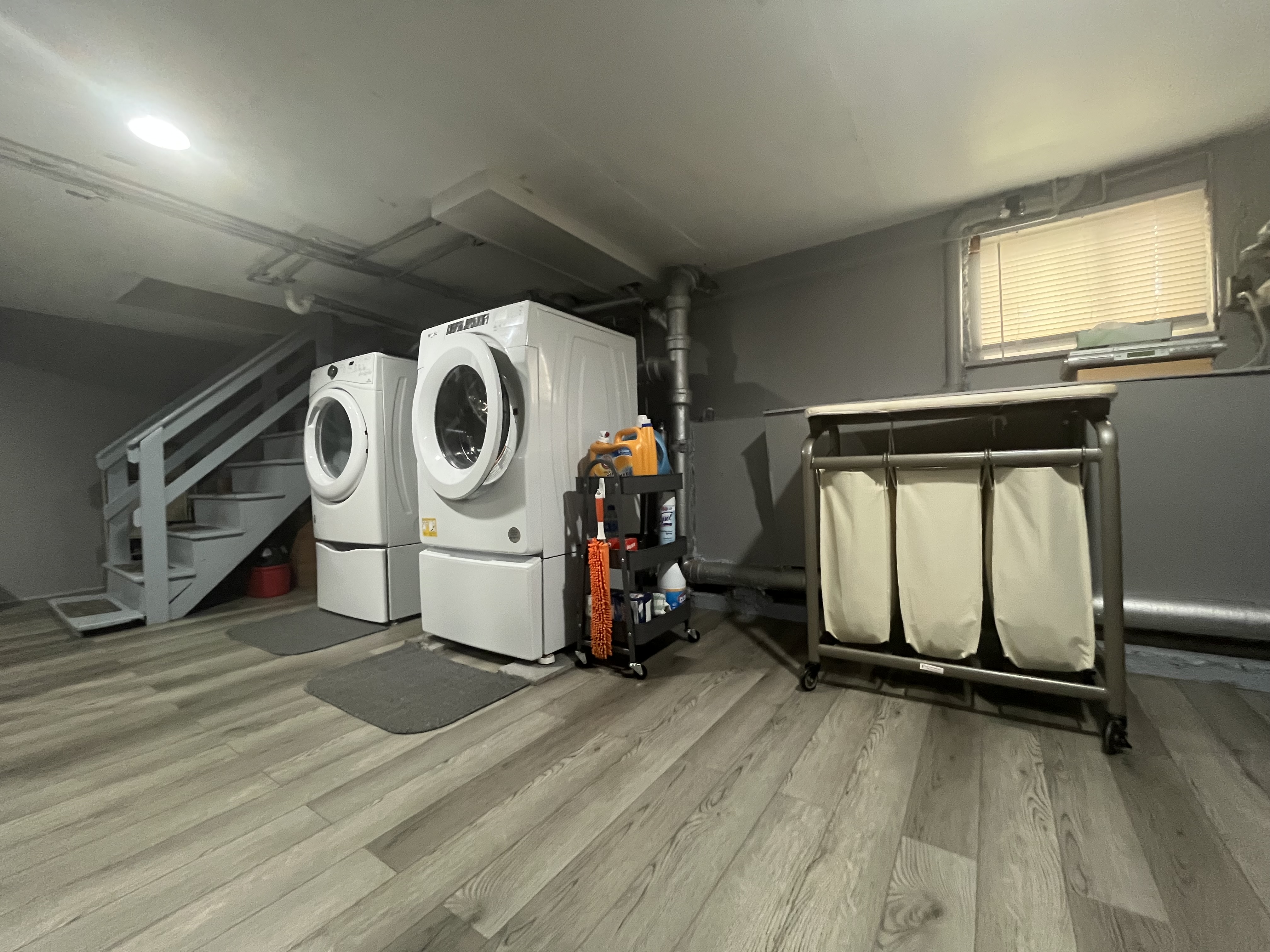 Bronx, New York, 10475, United States, 3 Bedrooms Bedrooms, ,2 BathroomsBathrooms,Residential,For Sale,1974345