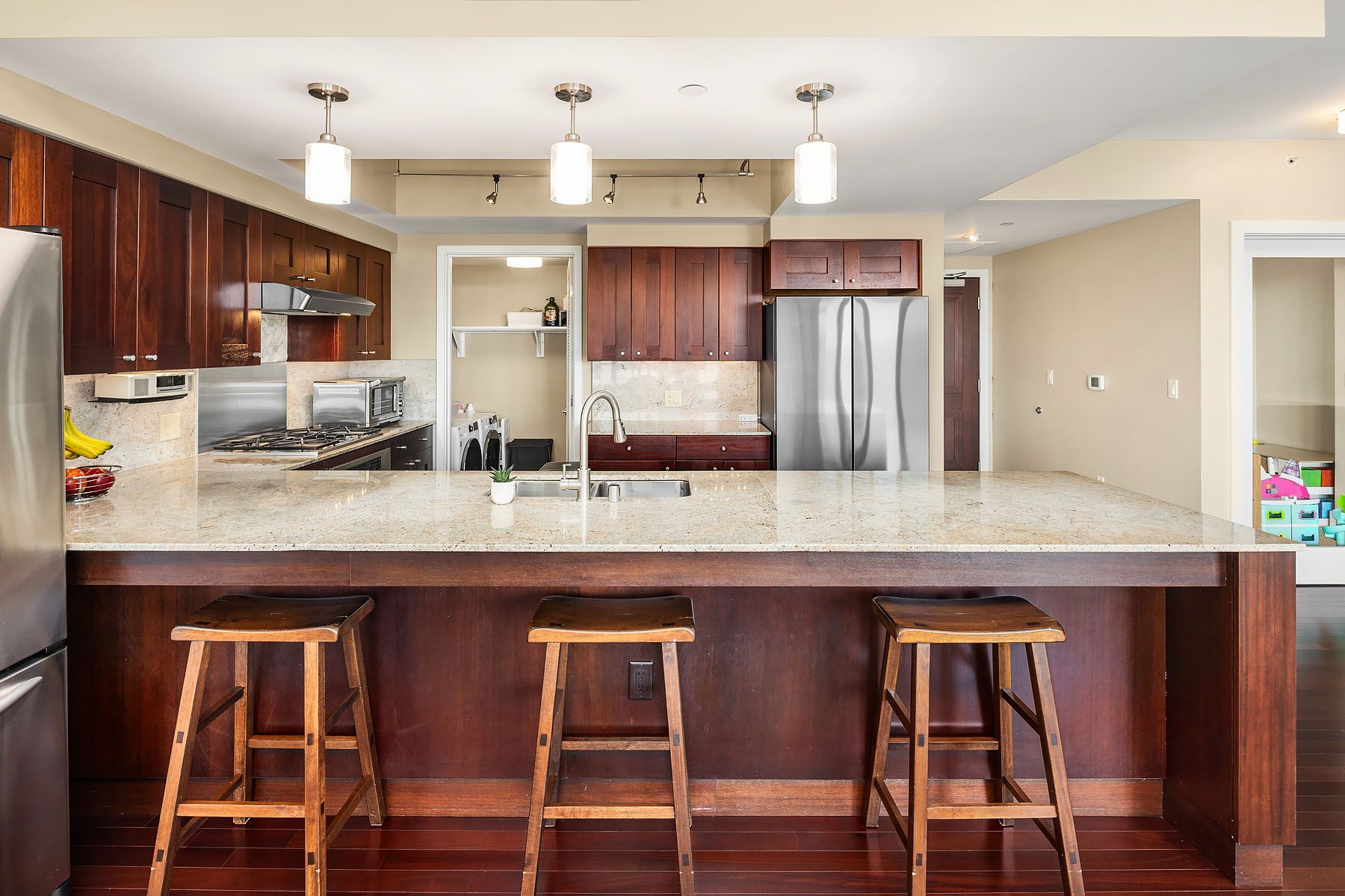  650 Bellevue Wy NE, Bellevue, WA 98004 - 物件實景
