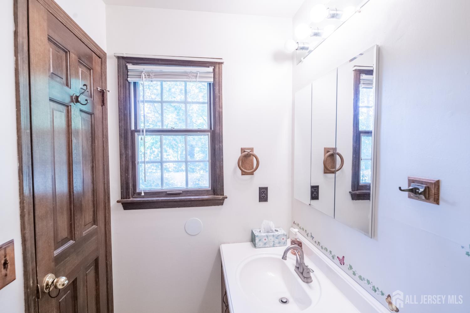 Monroe, New Jersey, 08831, United States, 6 Bedrooms Bedrooms, ,4 BathroomsBathrooms,Residential,For Sale,1916788