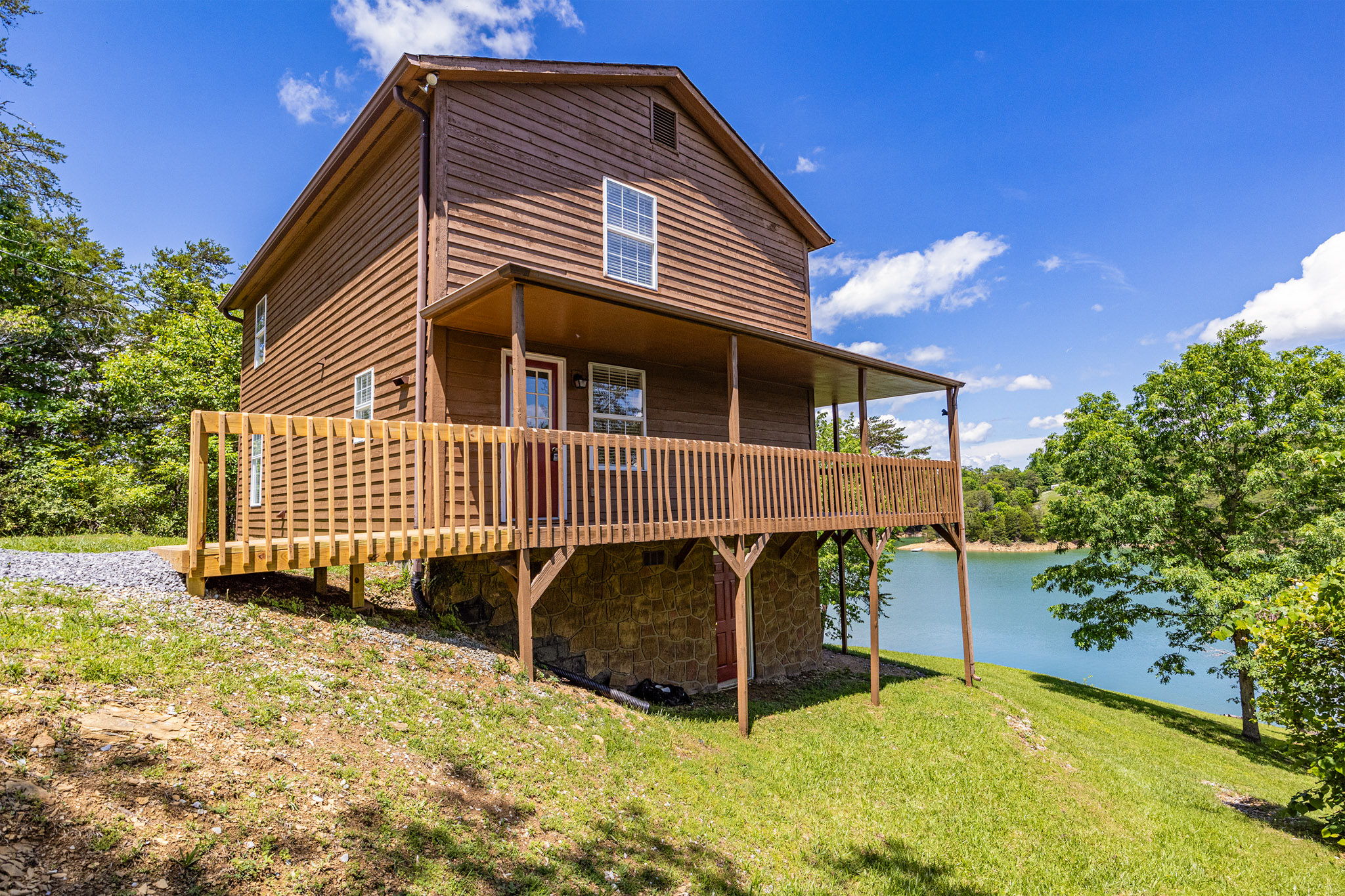 Sevierville, Tennessee, 37876, United States, 3 Bedrooms Bedrooms, ,2 BathroomsBathrooms,Residential,For Sale,1937497