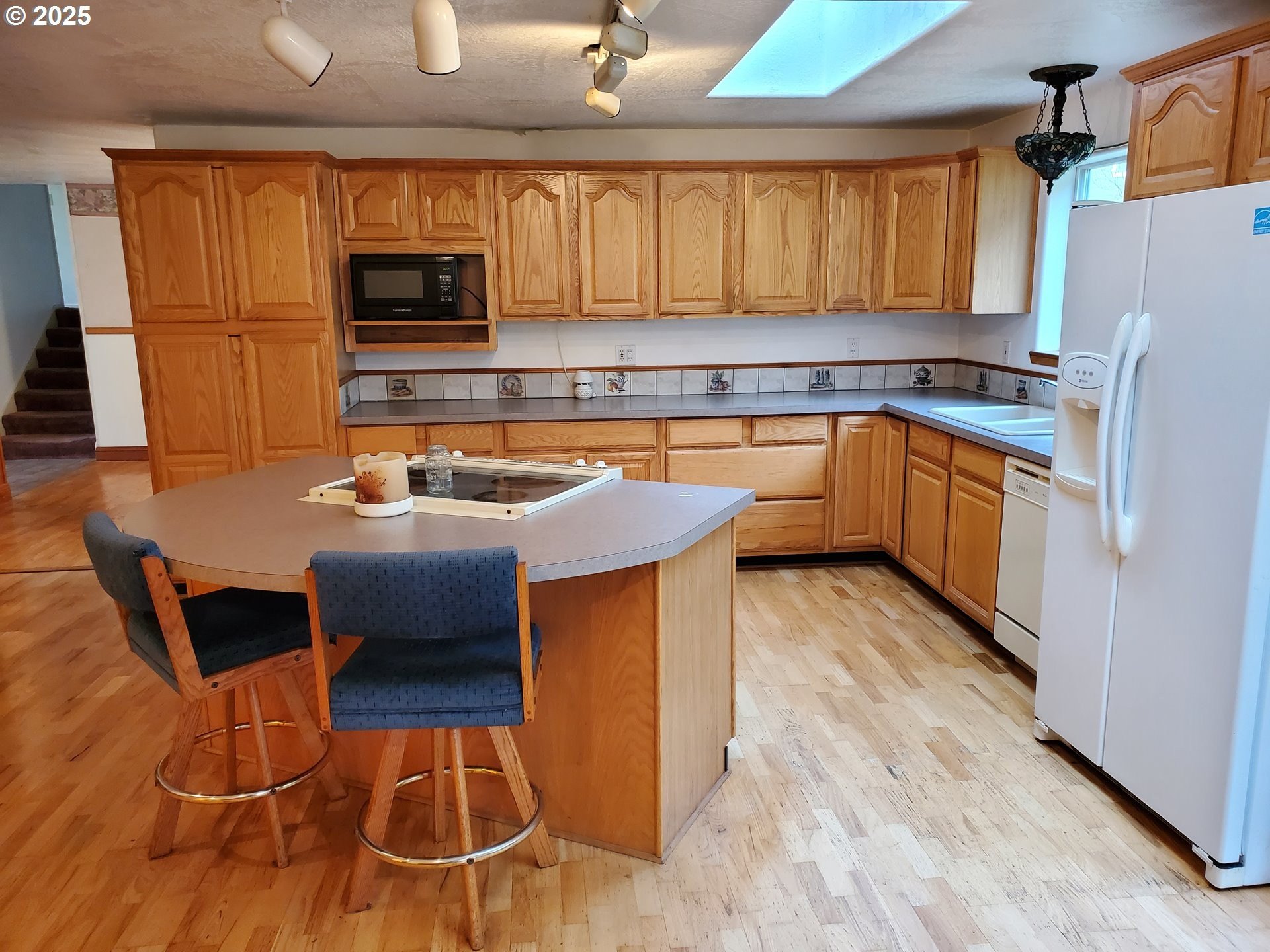 Pleasant Hill, Oregon, 97455, United States, 4 Bedrooms Bedrooms, ,3 BathroomsBathrooms,Residential,For Sale,1753097