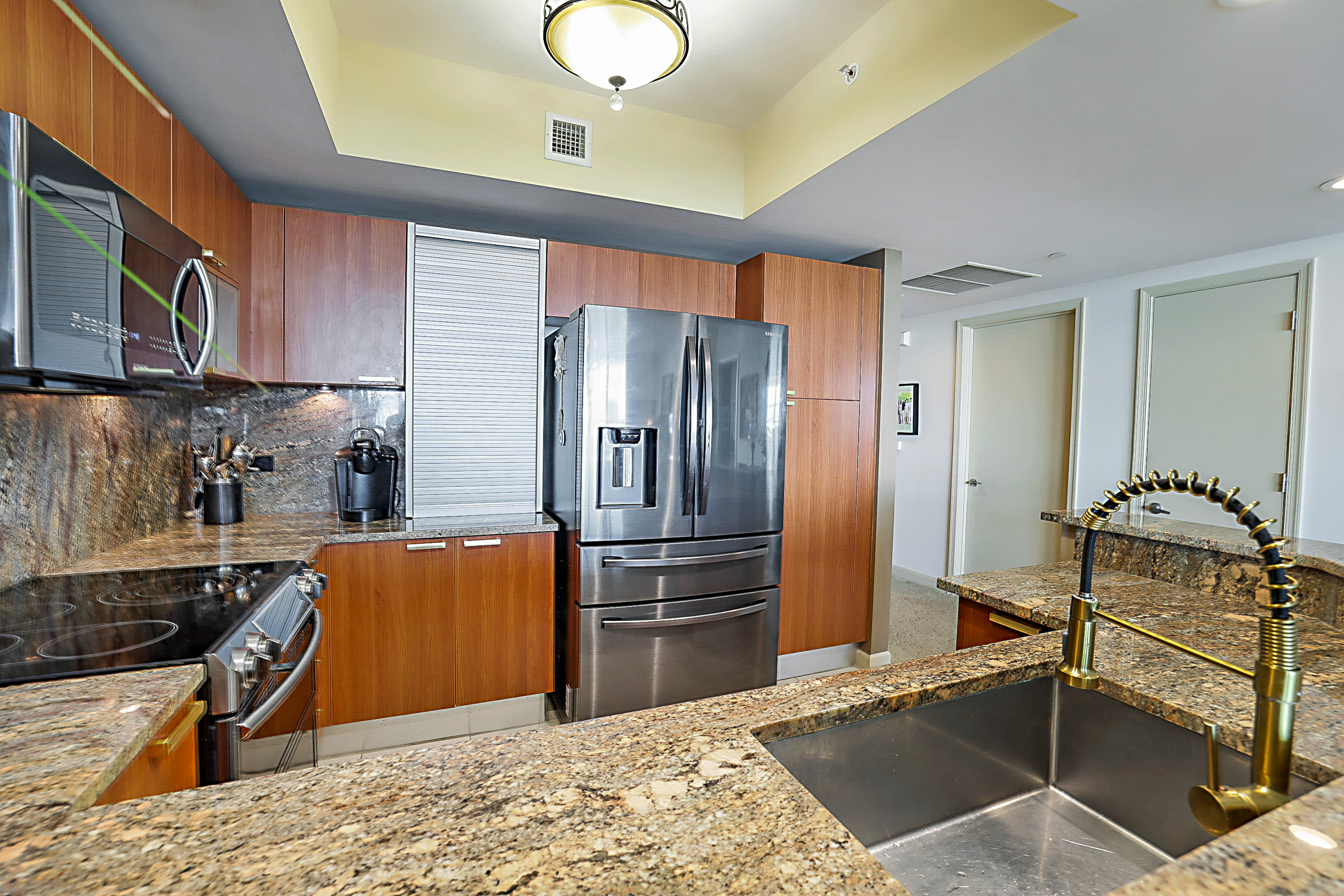  2640 Lake Shore Drive, Riviera Beach, FL, 33404 - 物件實景