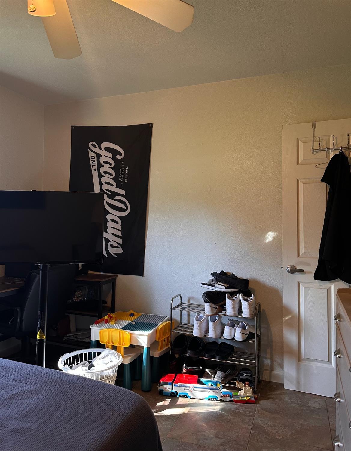 Browns Valley, California, 95918, United States, 5 Bedrooms Bedrooms, ,3 BathroomsBathrooms,Residential,For Sale,1977054