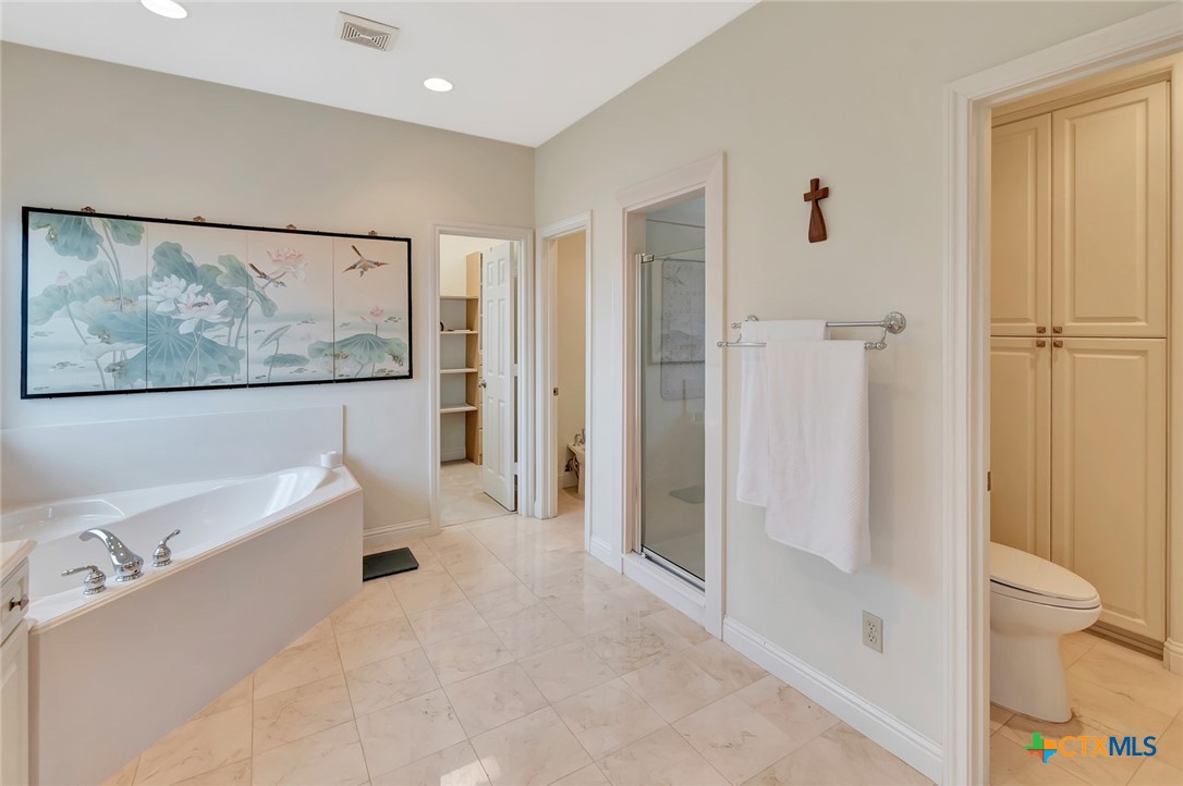 Port Lavaca, Texas, 77979, United States, 4 Bedrooms Bedrooms, ,5 BathroomsBathrooms,Residential,For Sale,1989257