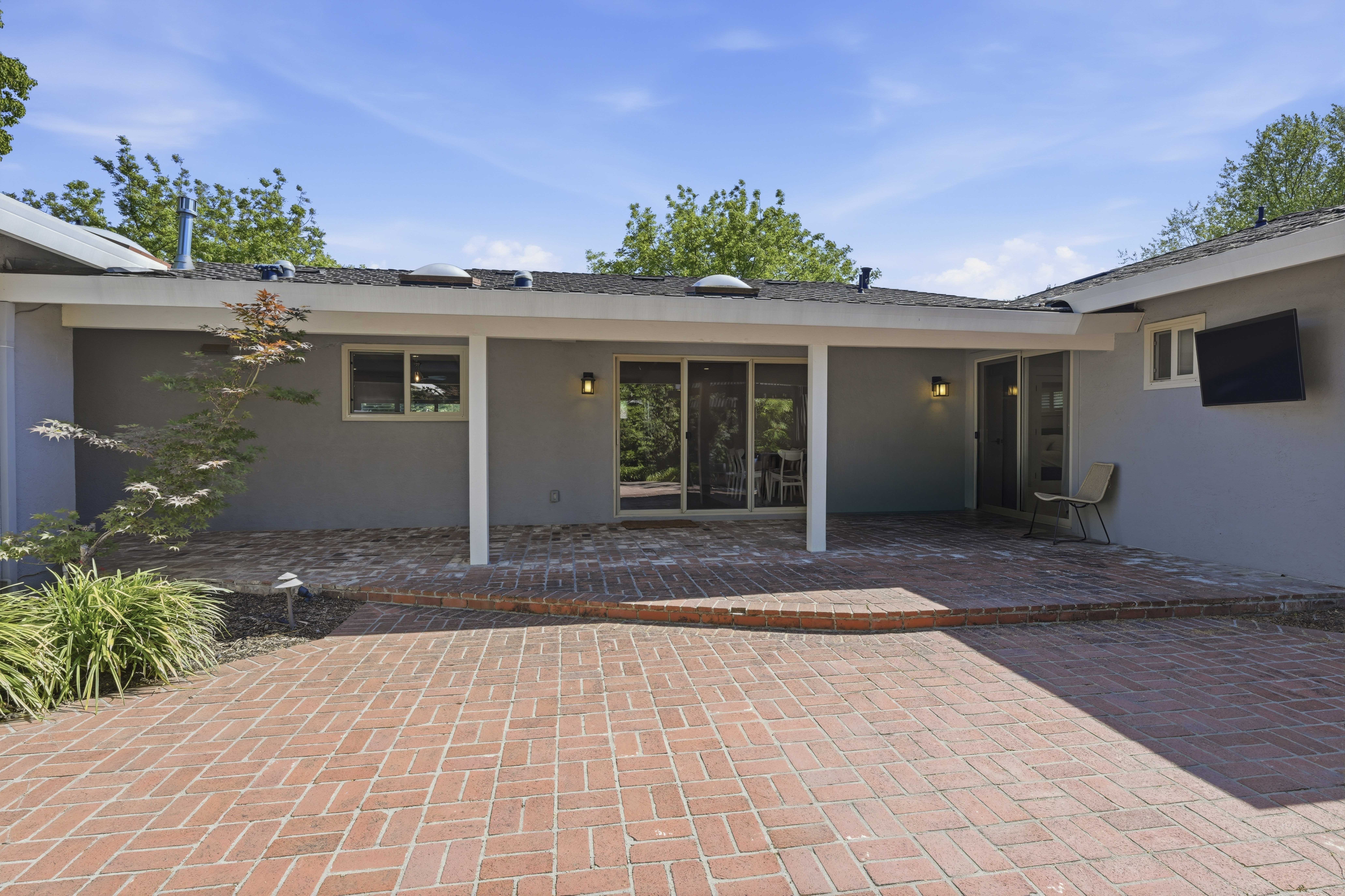 2929 Latham Drive, Sacramento, CA 95864 - 物件實景