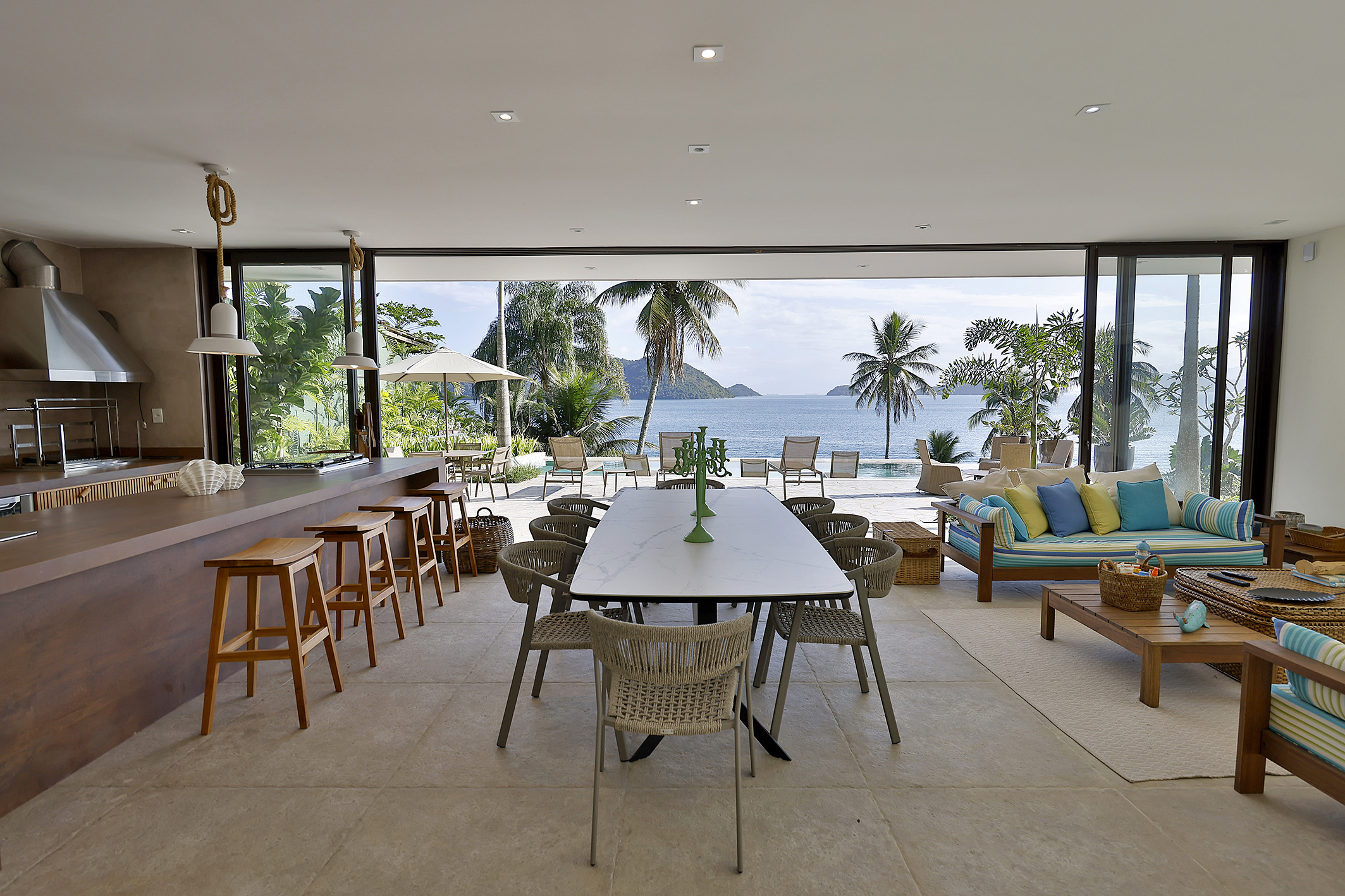  Beachfront house with a swimming pool and a gym - 物件實景