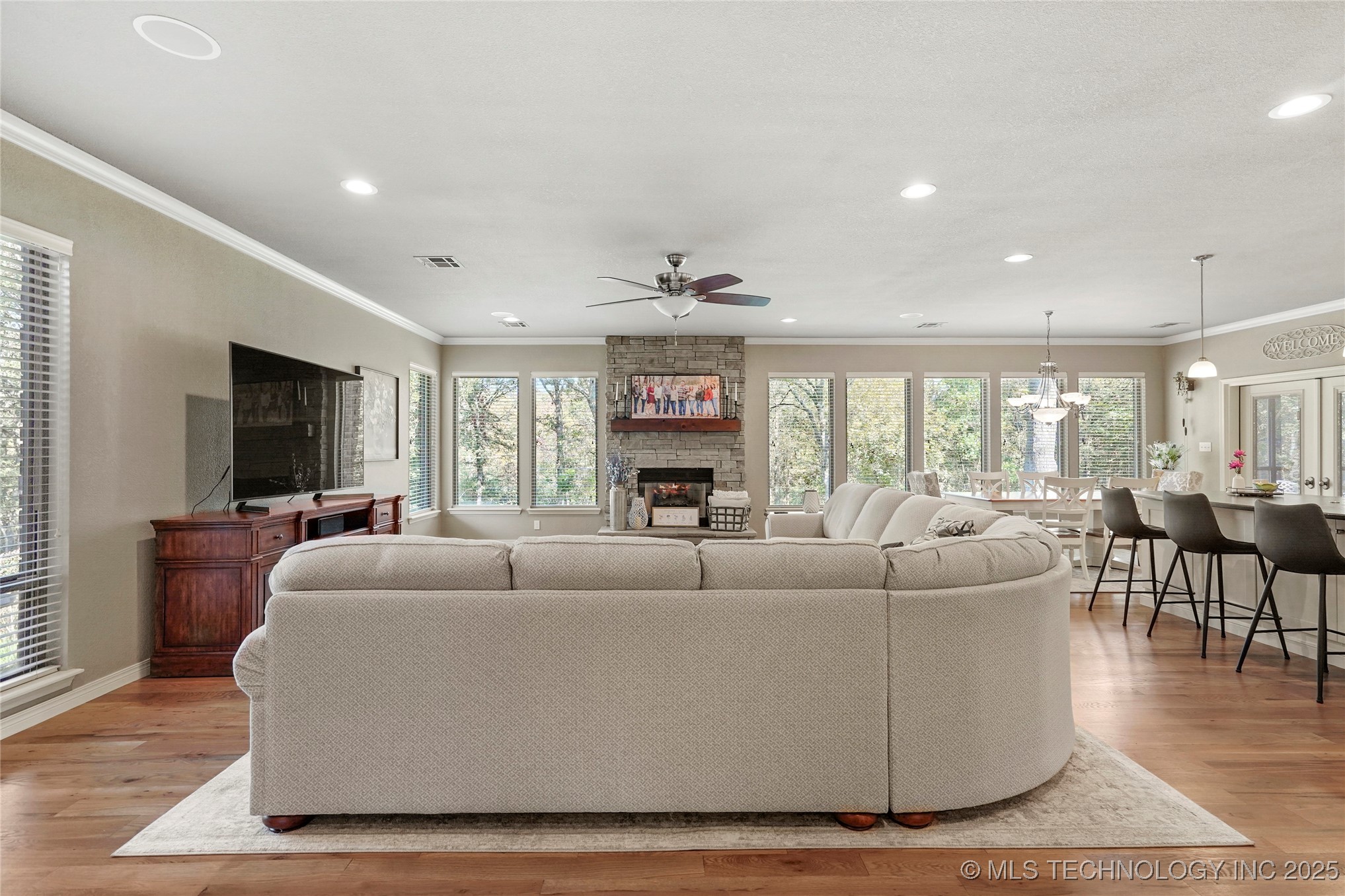 Catoosa, Oklahoma, 74015, United States, 3 Bedrooms Bedrooms, ,3 BathroomsBathrooms,Residential,For Sale,1987944